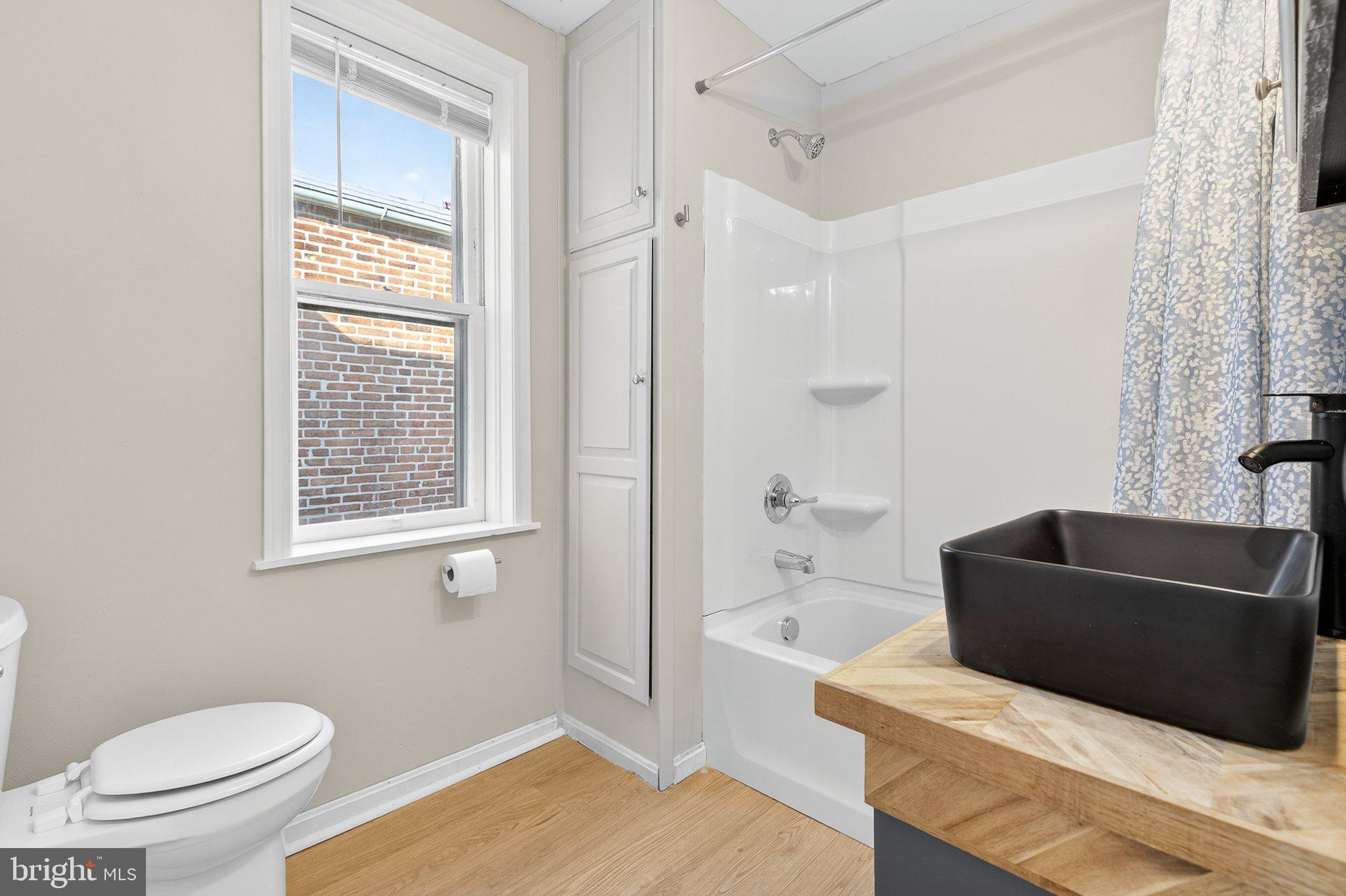 CHESTNUT HILL - Residential