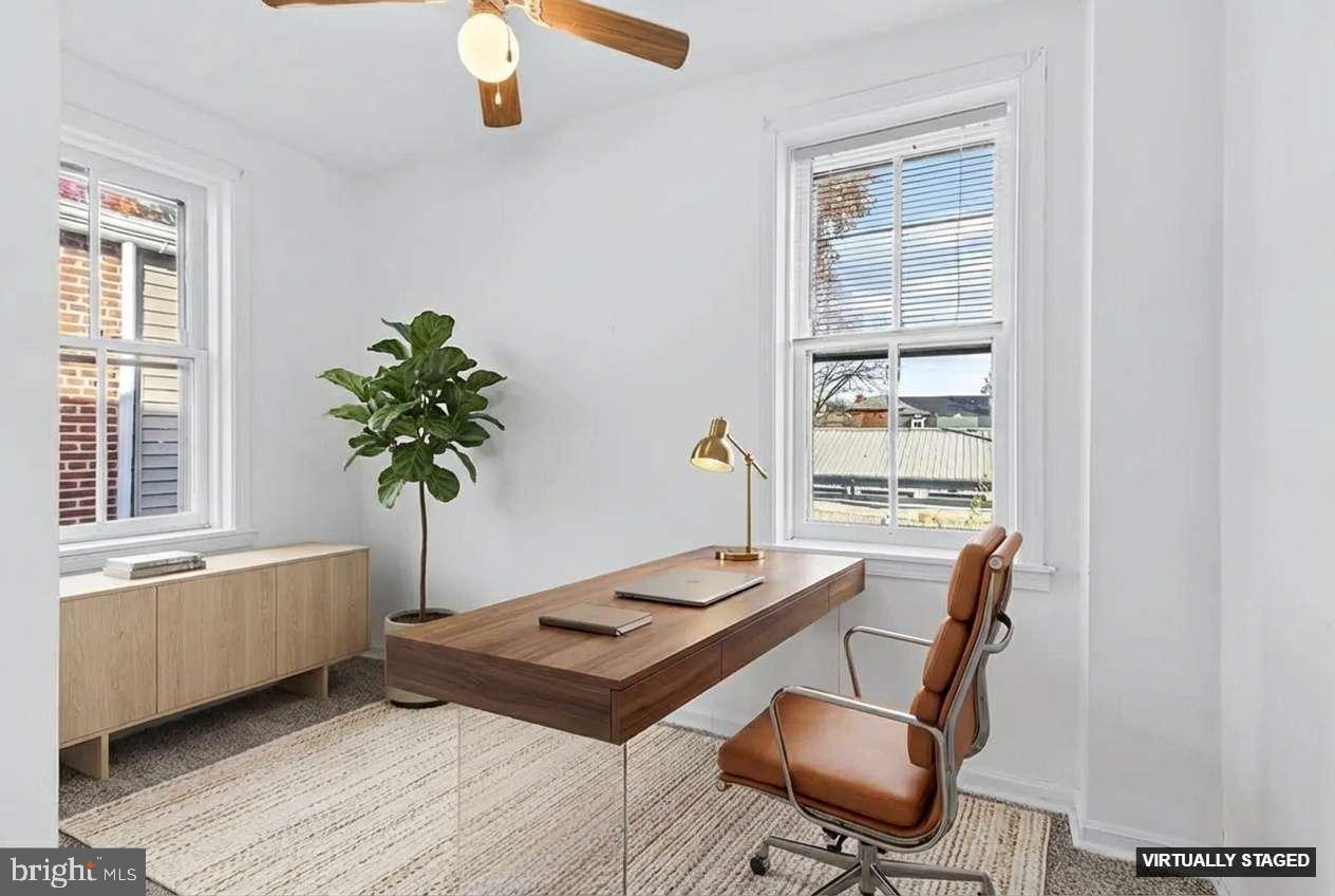 CHESTNUT HILL - Residential