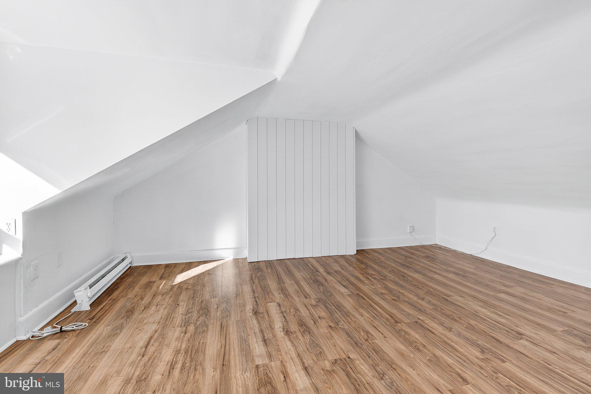 CHESTNUT HILL - Residential