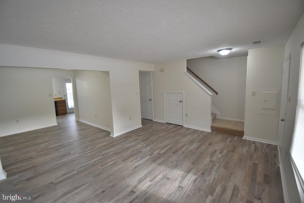 DEERWOOD - Residential Lease