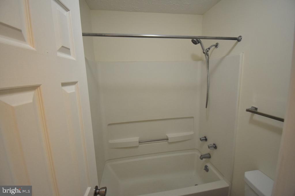 DEERWOOD - Residential Lease