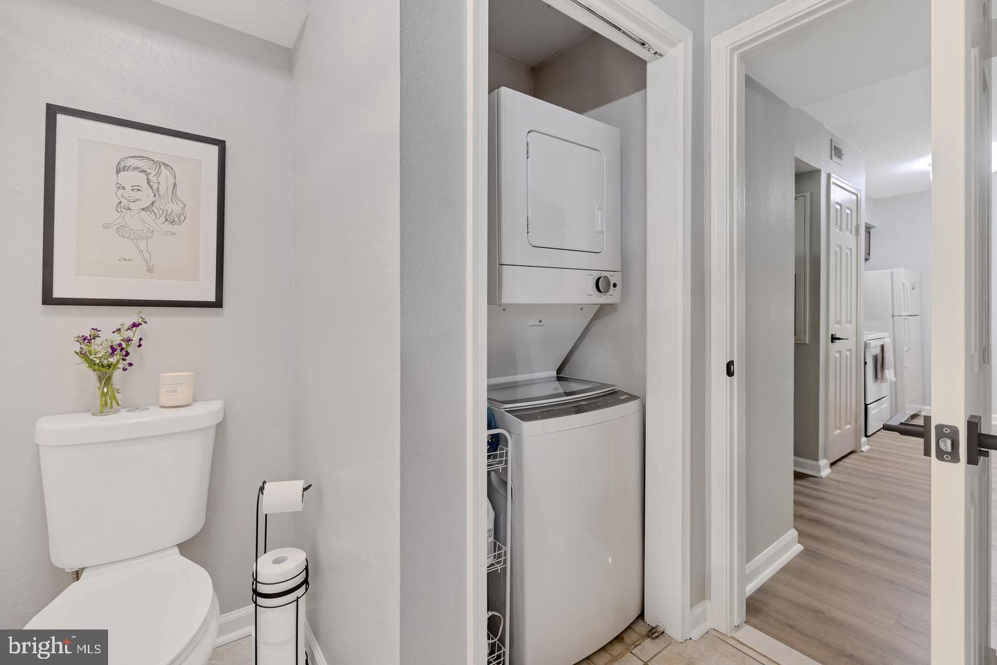 POINTE AT PARK CENTER - Residential Lease