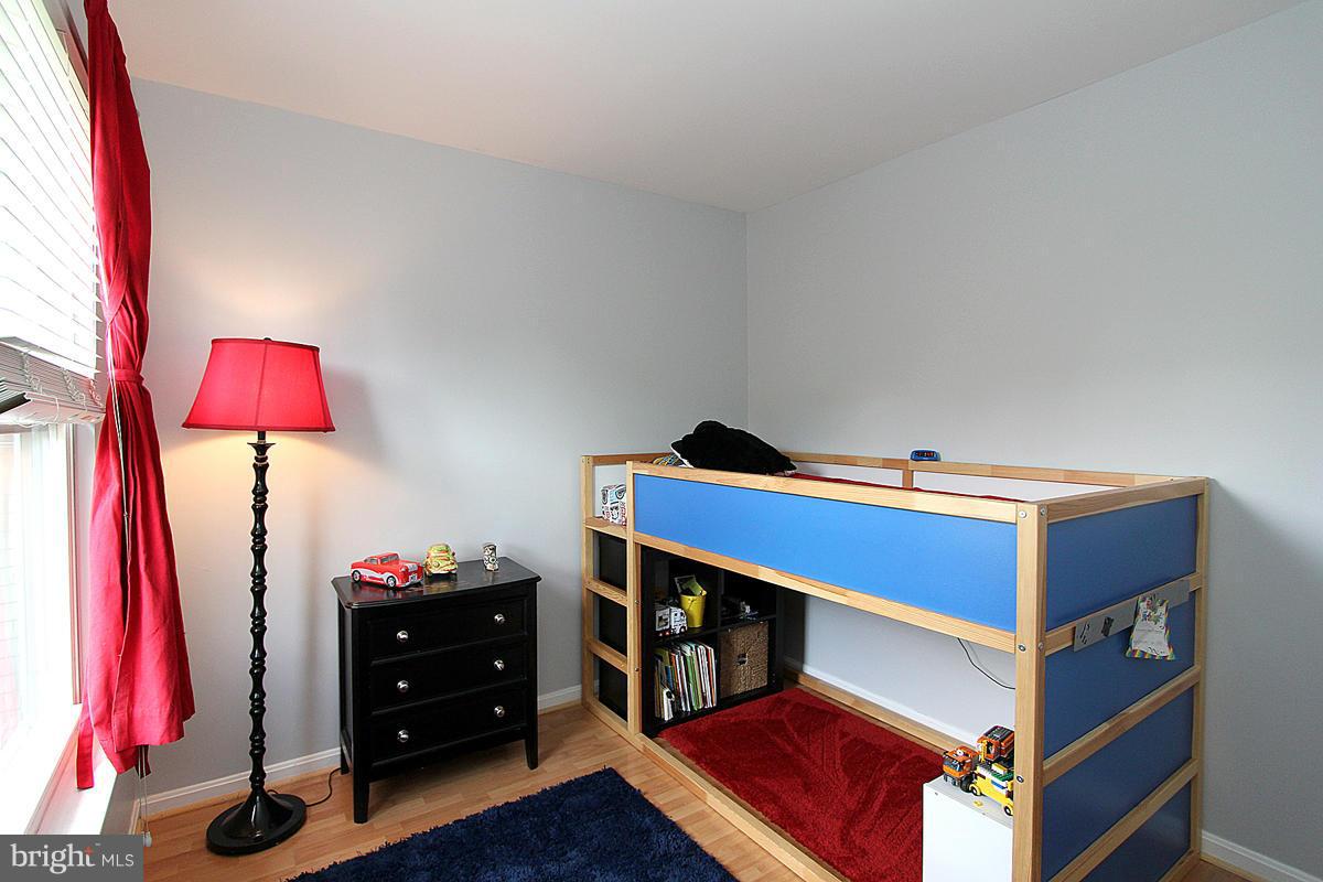 TREESIDE - Residential