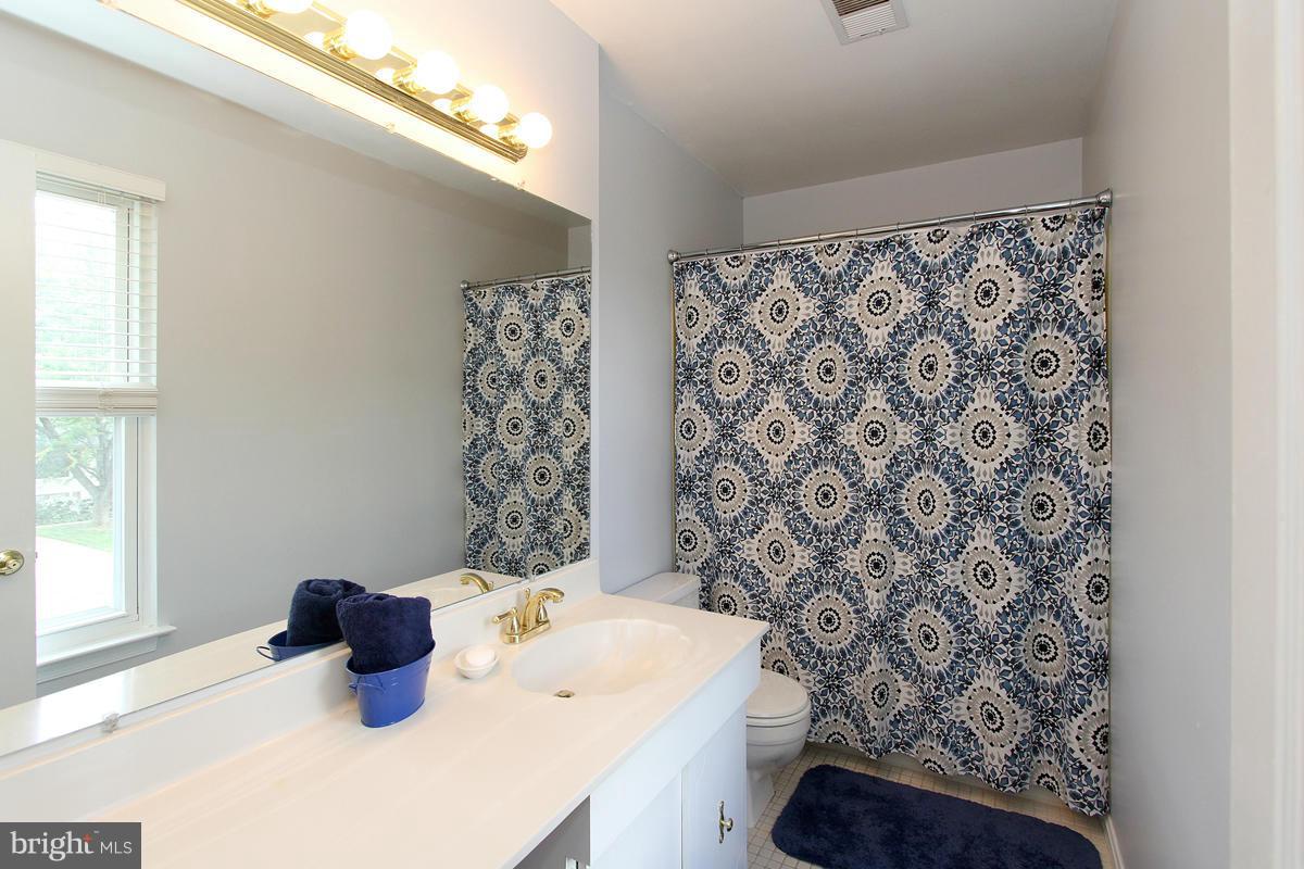 TREESIDE - Residential