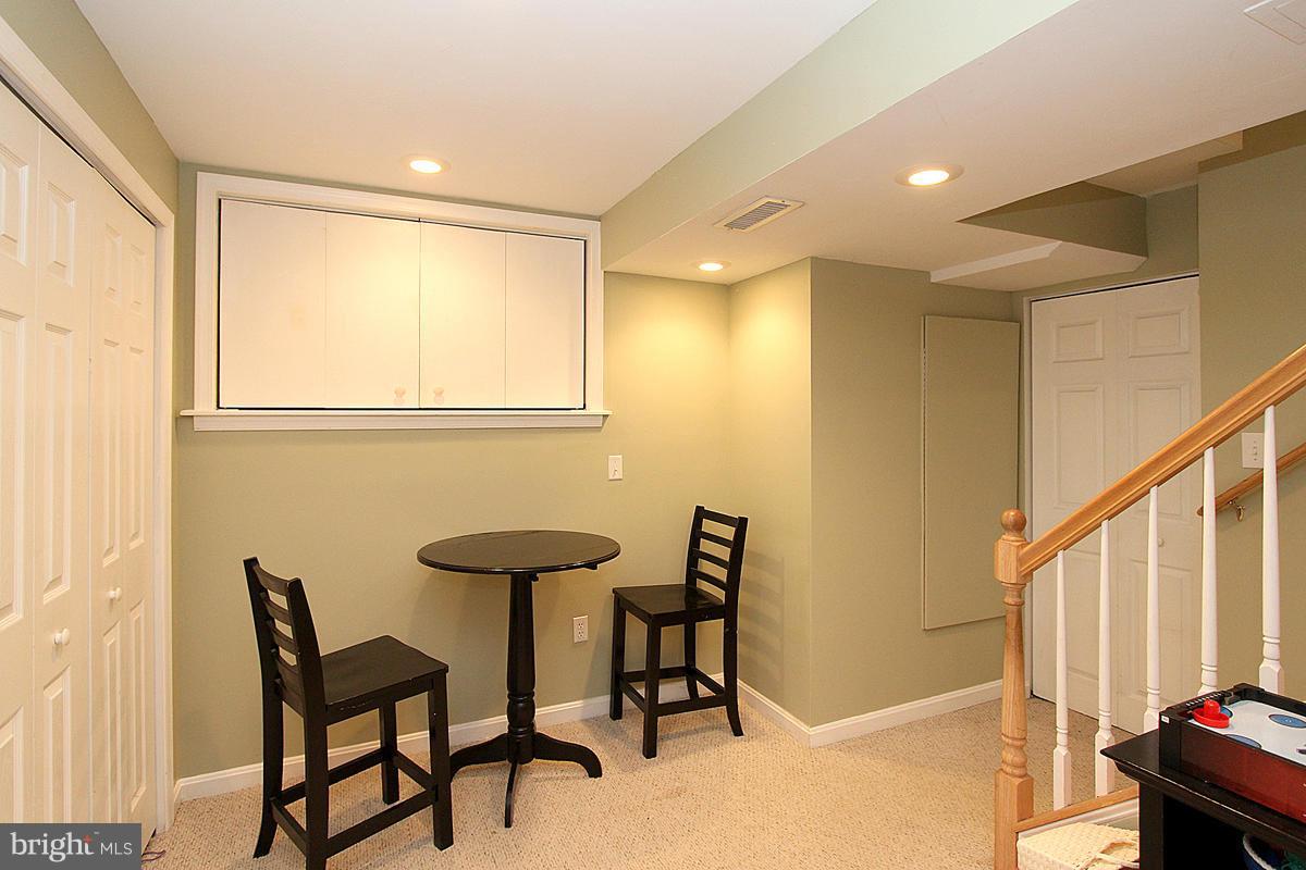 TREESIDE - Residential