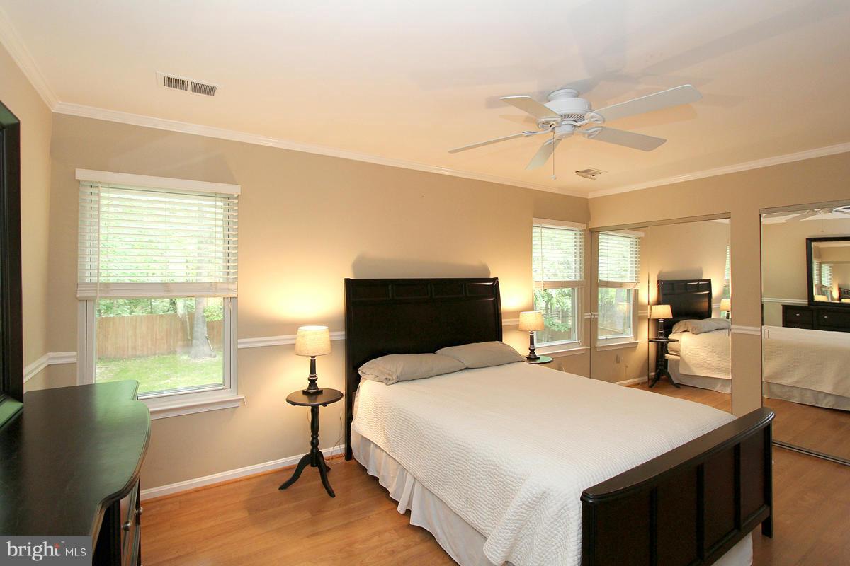 TREESIDE - Residential