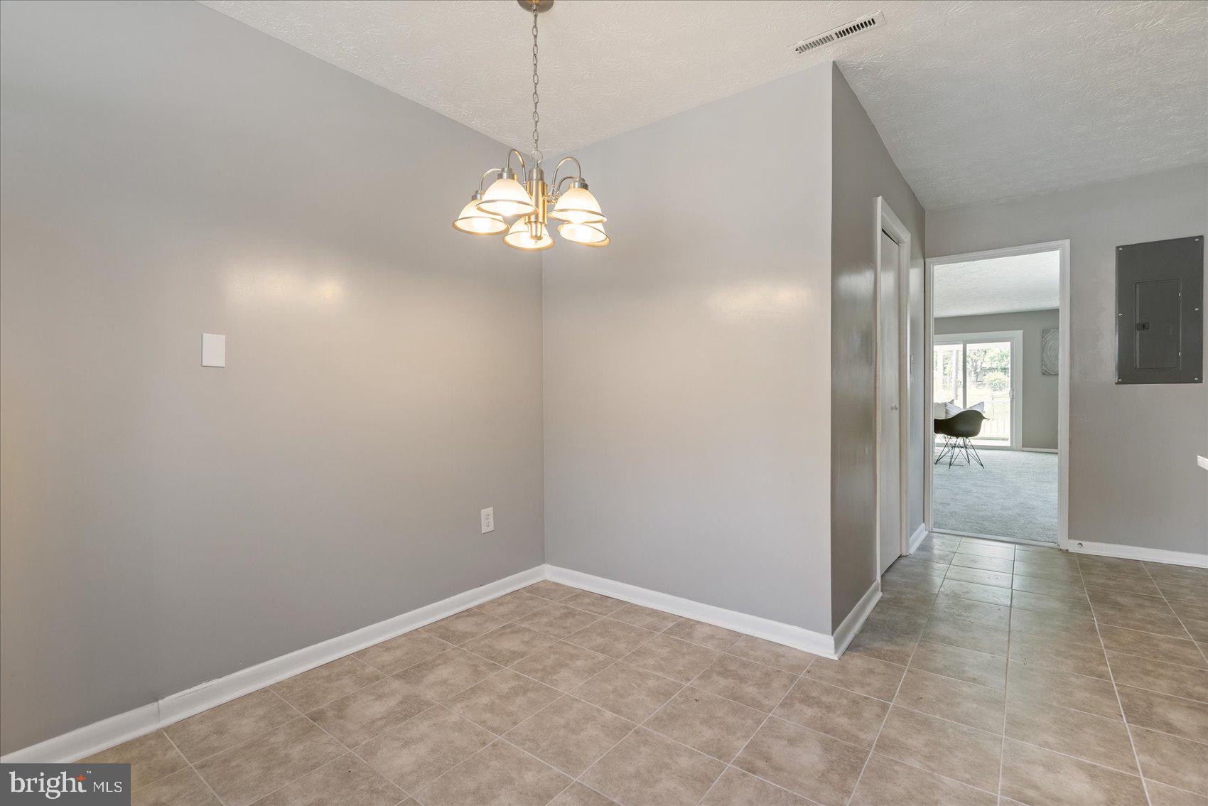 CHADWICK MANOR - Residential