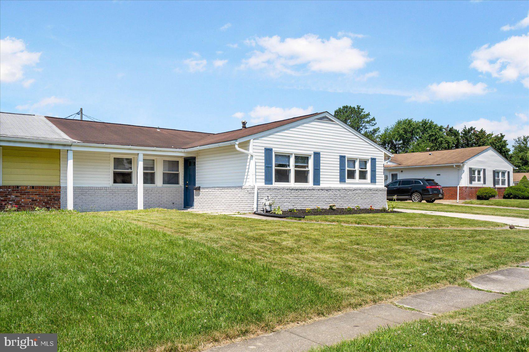 CHADWICK MANOR - Residential