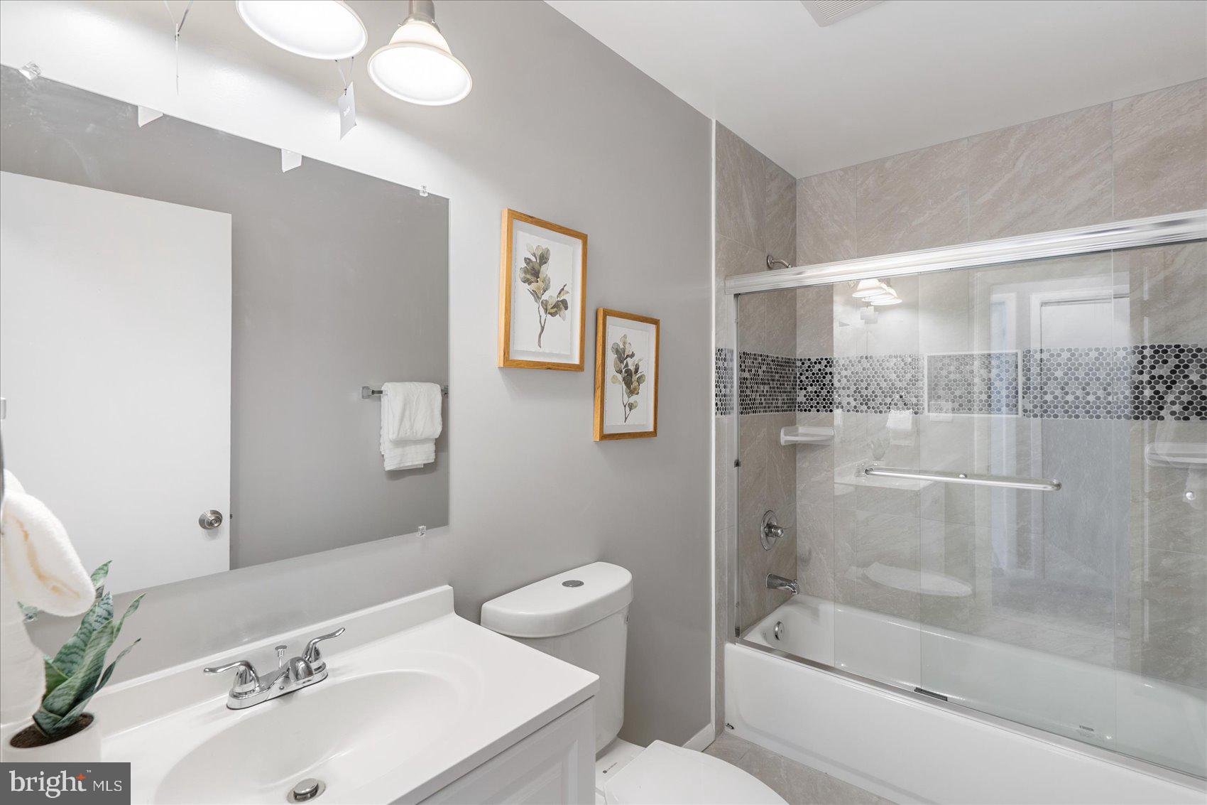 CHADWICK MANOR - Residential