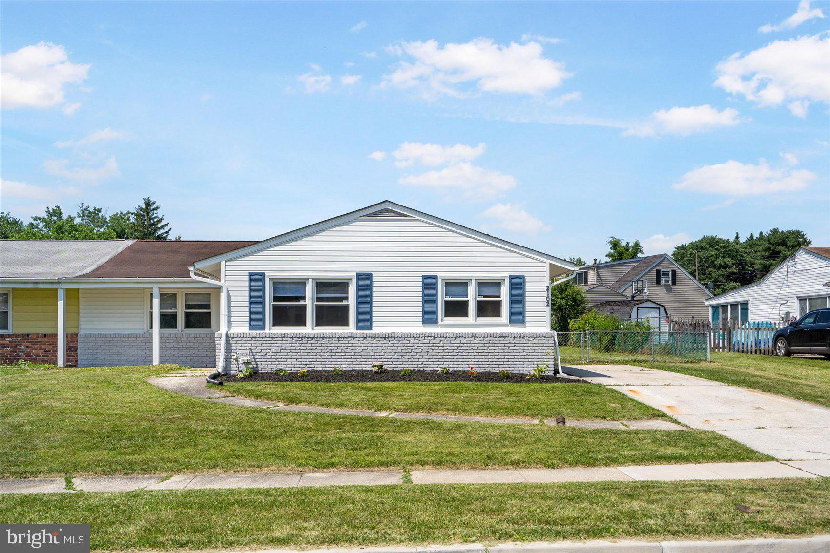 CHADWICK MANOR - Residential