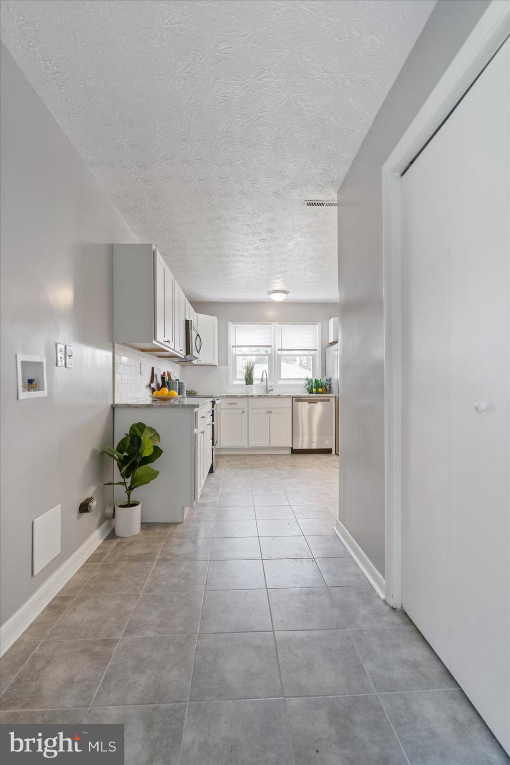 CHADWICK MANOR - Residential