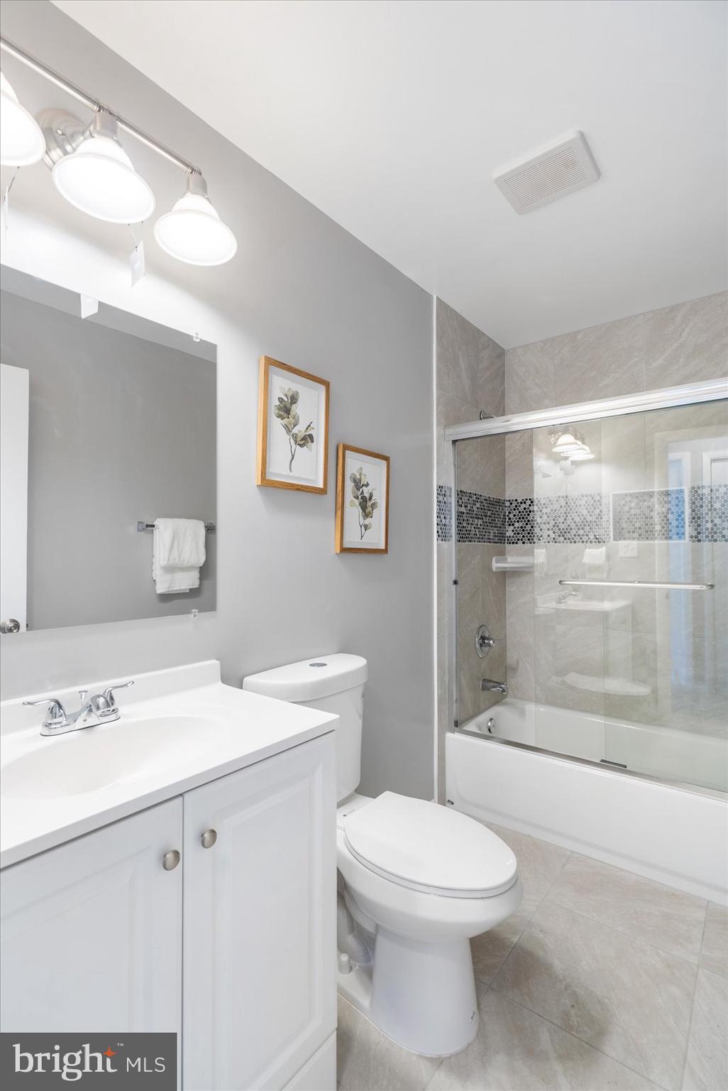 CHADWICK MANOR - Residential