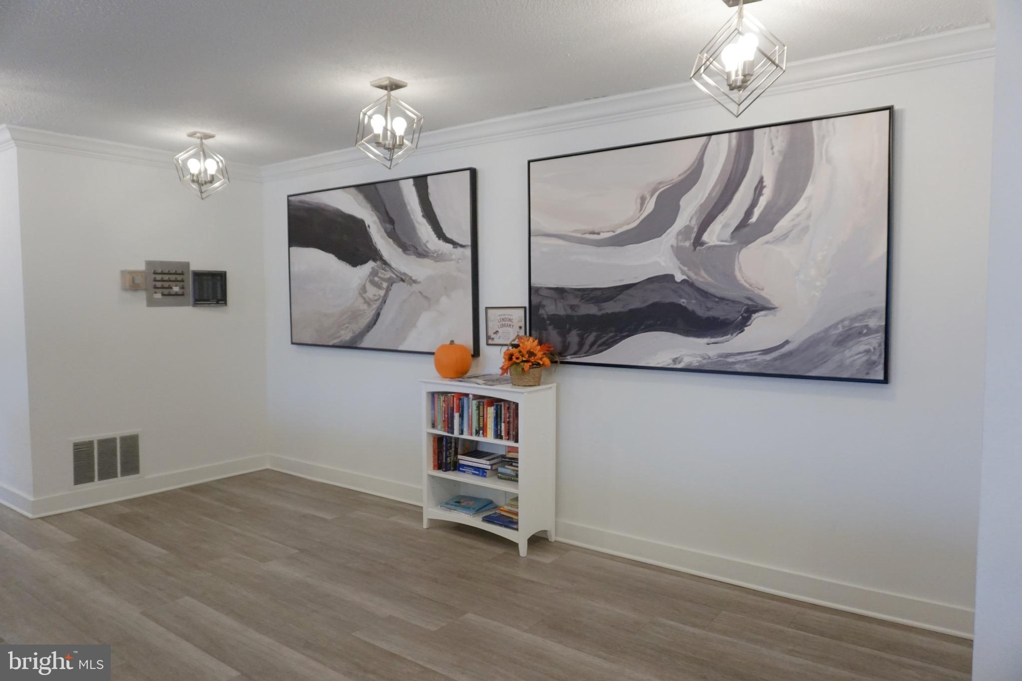 4 MONROE STREET 4-809