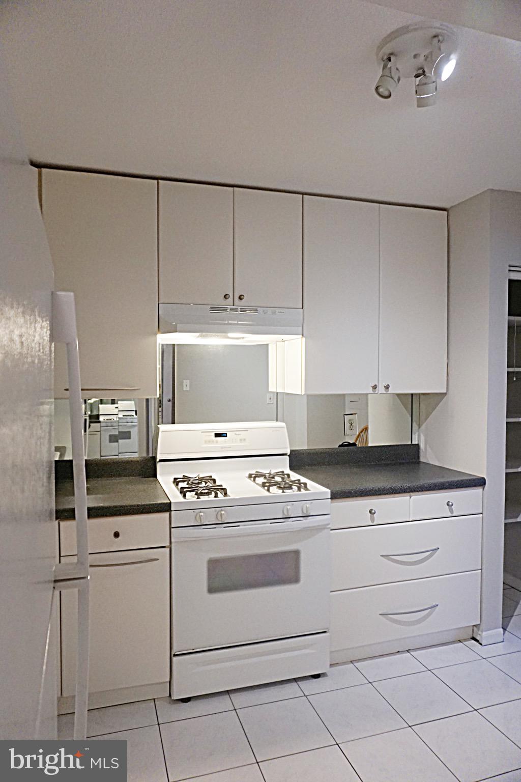 AMERICANA CENTRE - Residential