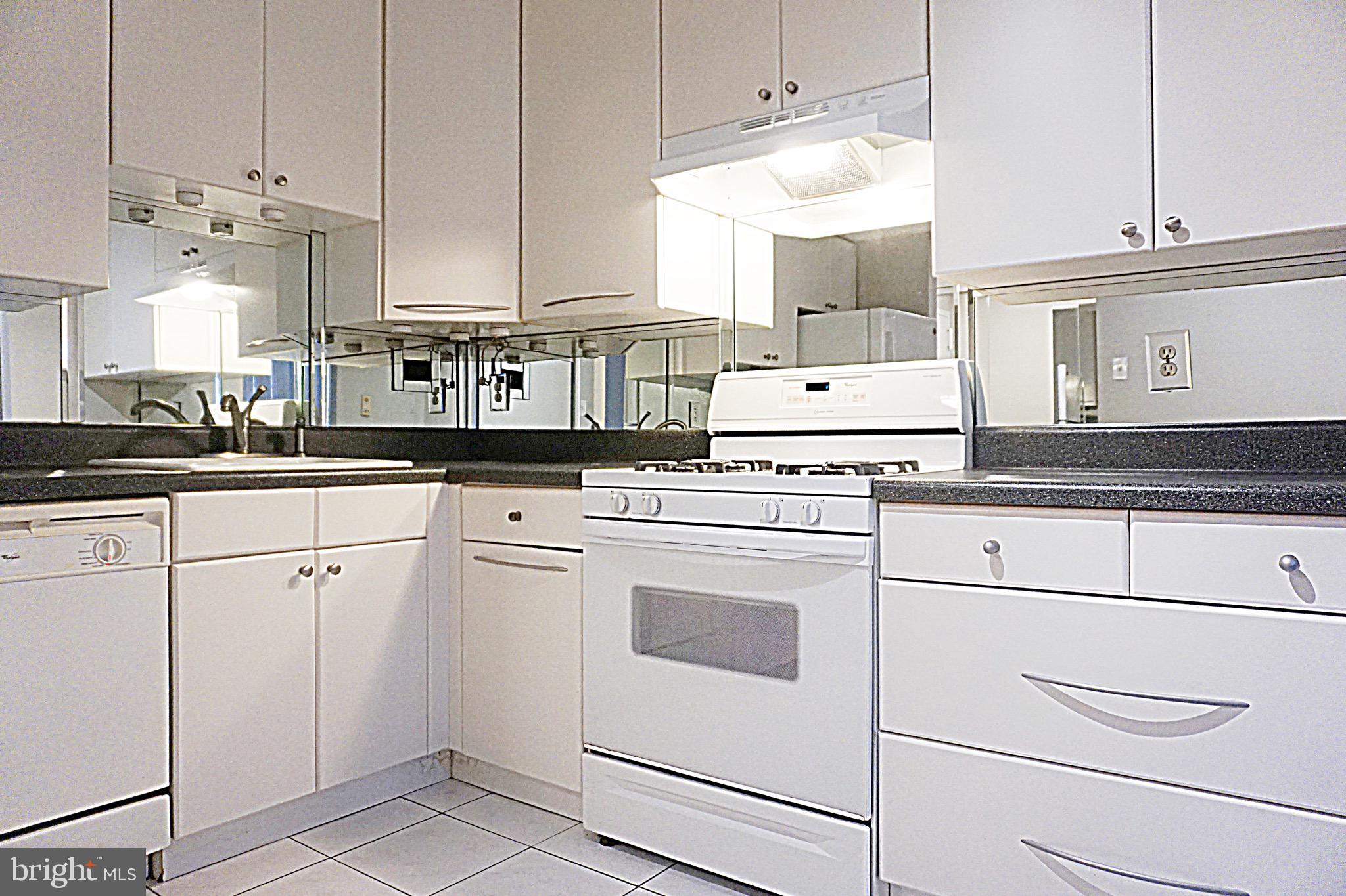 AMERICANA CENTRE - Residential