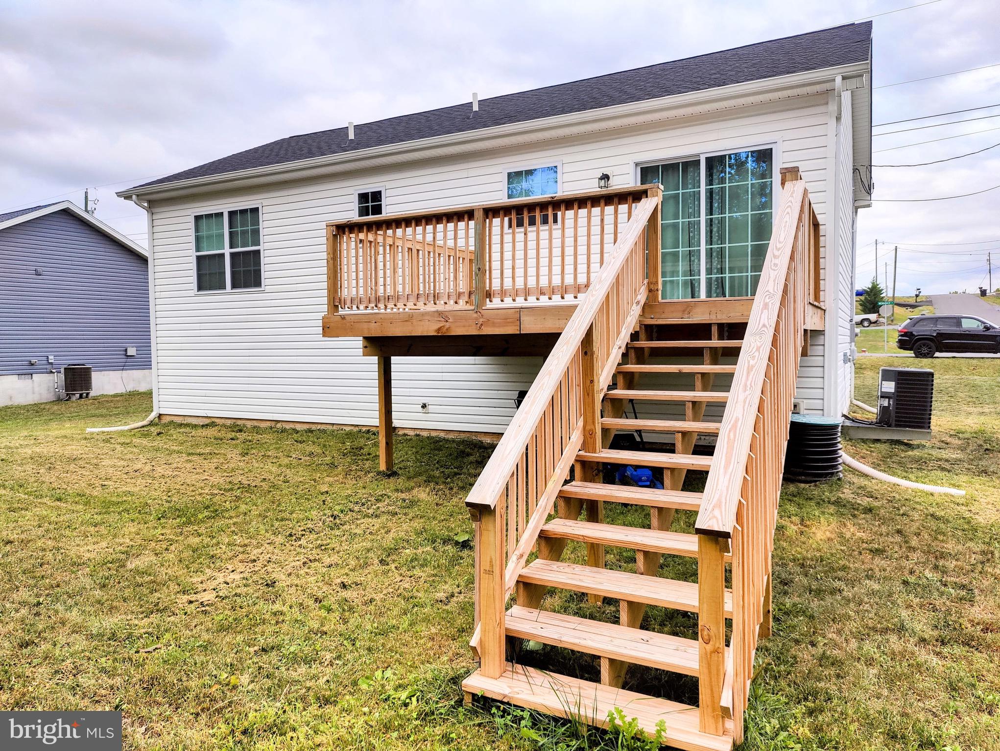 ELIZABETH STATION - Residential Lease