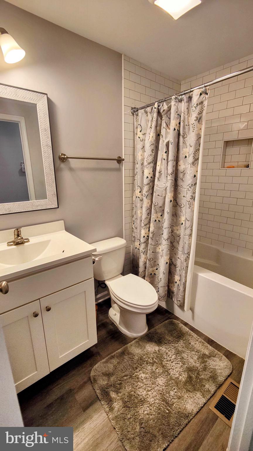 ELIZABETH STATION - Residential Lease