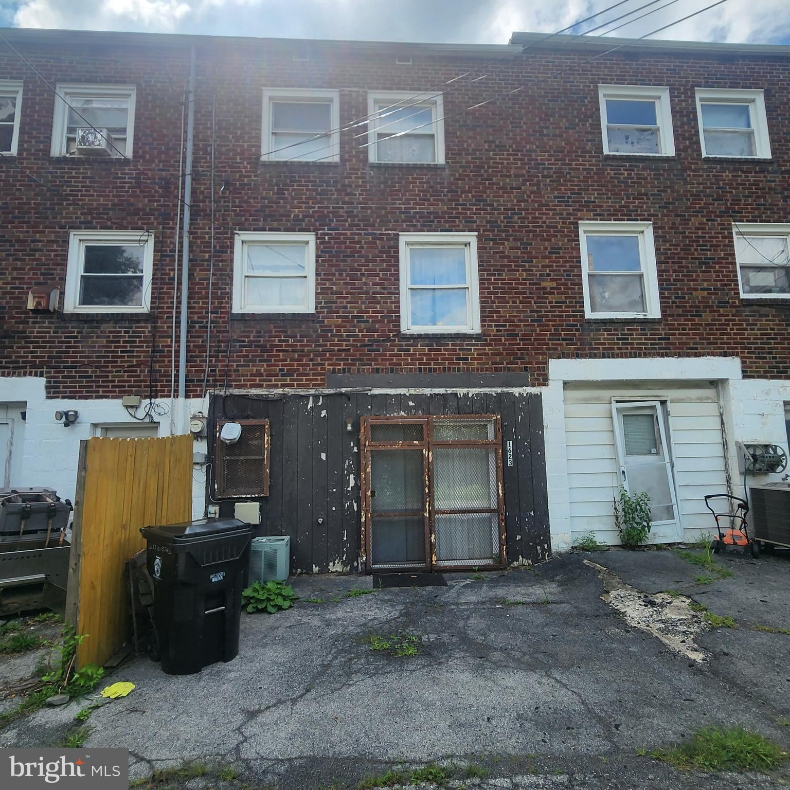 1623 N 15TH STREET