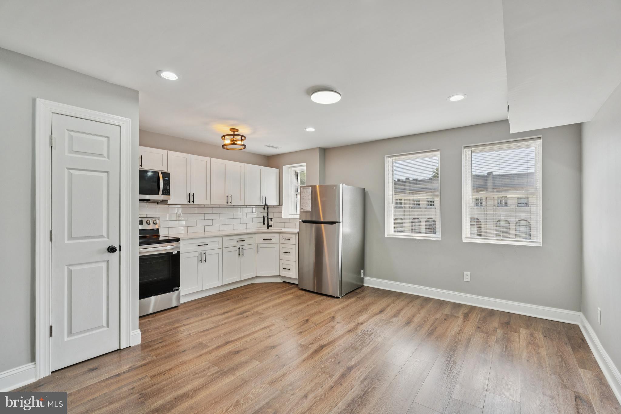 Modern Efficiency Unit – Renovated and Ready | 67th & N Broad St, Philadelphia
This completely renovated efficiency unit is located on the corner of 67th and North Broad Street, offering a clean, modern, and low-maintenance living space ideal for someone seeking convenience and simplicity. With fresh finishes throughout, this space is perfect for a tenant who values both comfort and affordability.
Property Features:
Fully renovated with modern fixtures and finishes
Central Air and Heat
Bright and clean interior with efficient layout
Updated kitchenette and private bathroom
Convenient location near public transportation, shops, and restaurants
Quiet, professionally managed building
Rental Terms:
No pets allowed
First month’s rent plus two months' security deposit due at lease signing
Flexible tenant screening process for qualified applicants
If you’re looking for a simple, stylish space in a central Philadelphia location, this is it. Reach out today to schedule a showing or request more information.