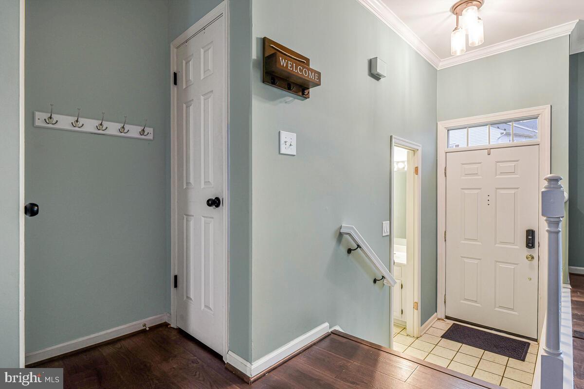 6819 SIGNATURE CIRCLE