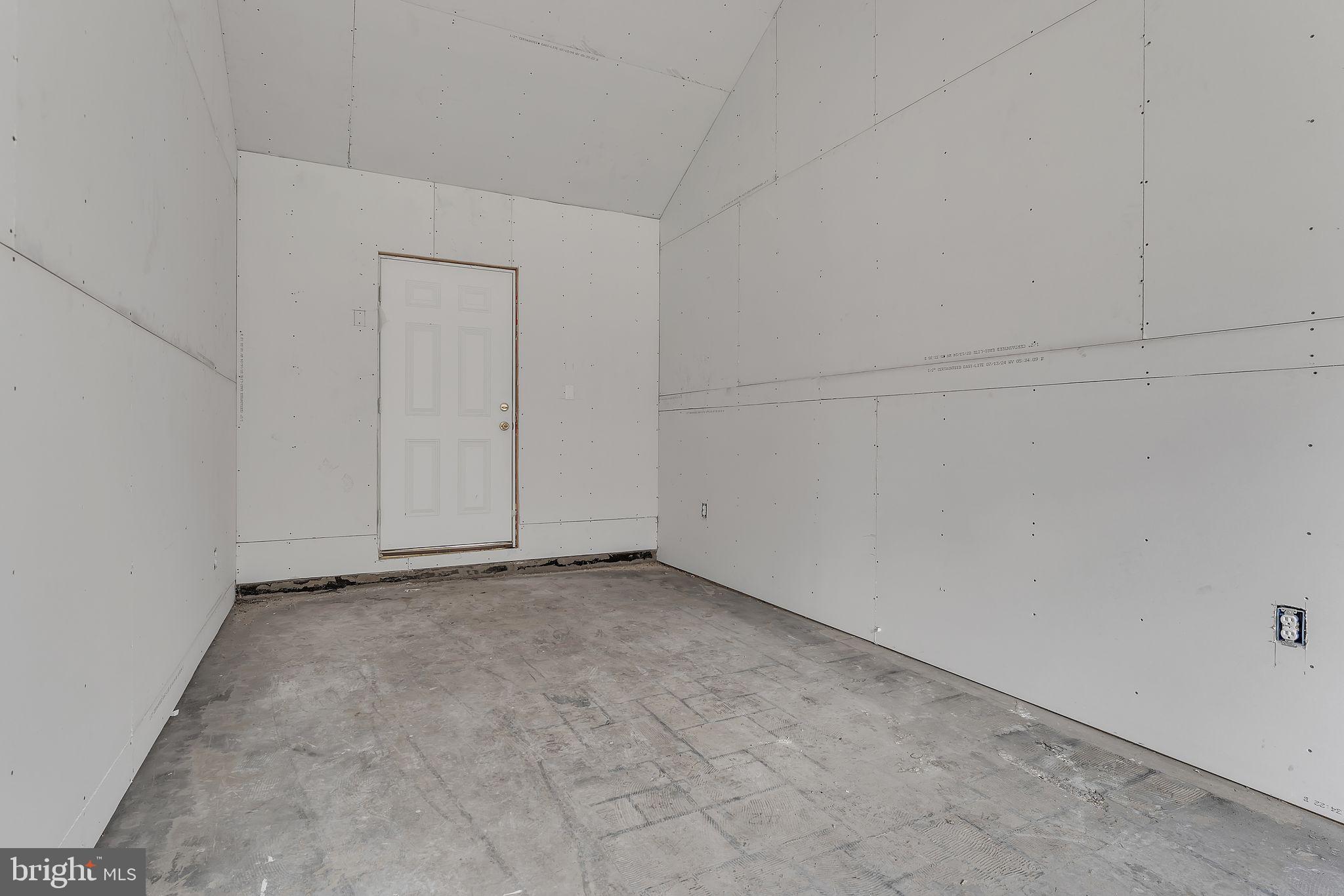 FORT ASHBY ROAD - Residential