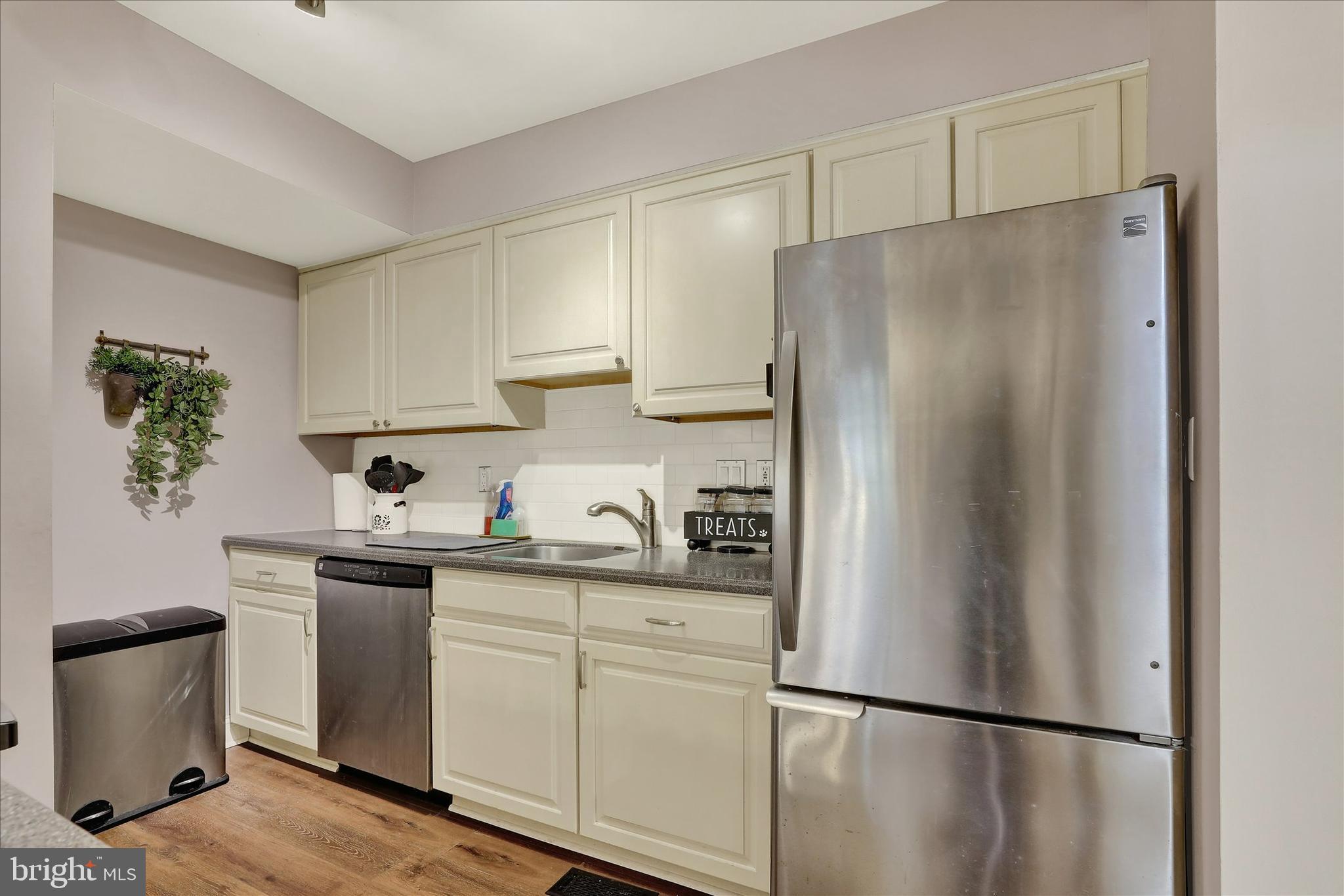 GREENE COUNTRIE VI - Residential