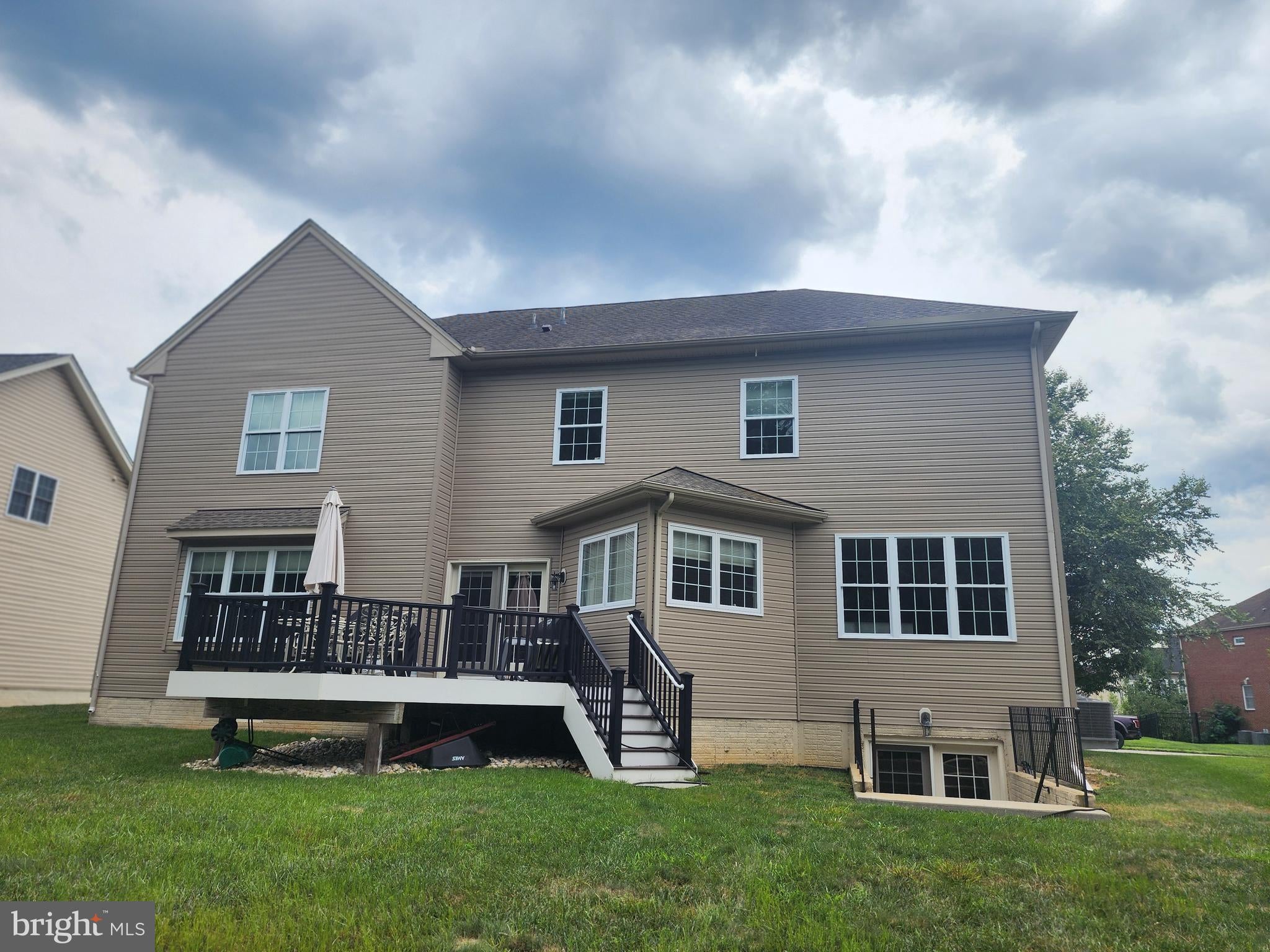 1616 STREAM VALLEY OVERLOOK