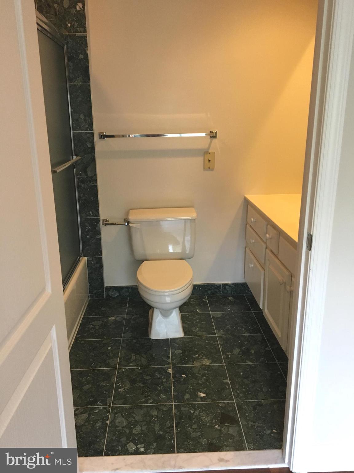 BALLSTON - Residential Lease