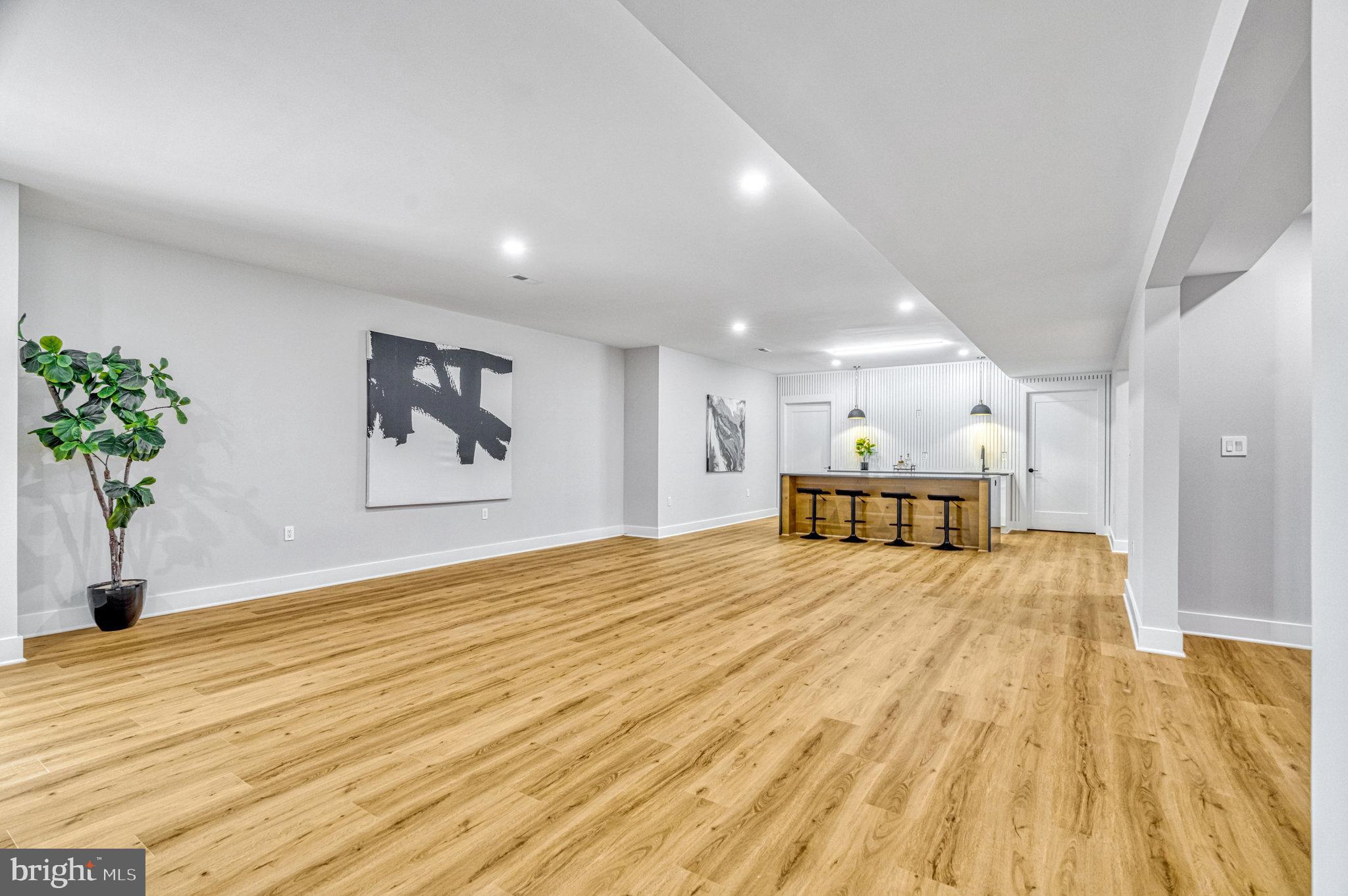 WESTBRIAR COUNTRY CLUB MANOR - Residential