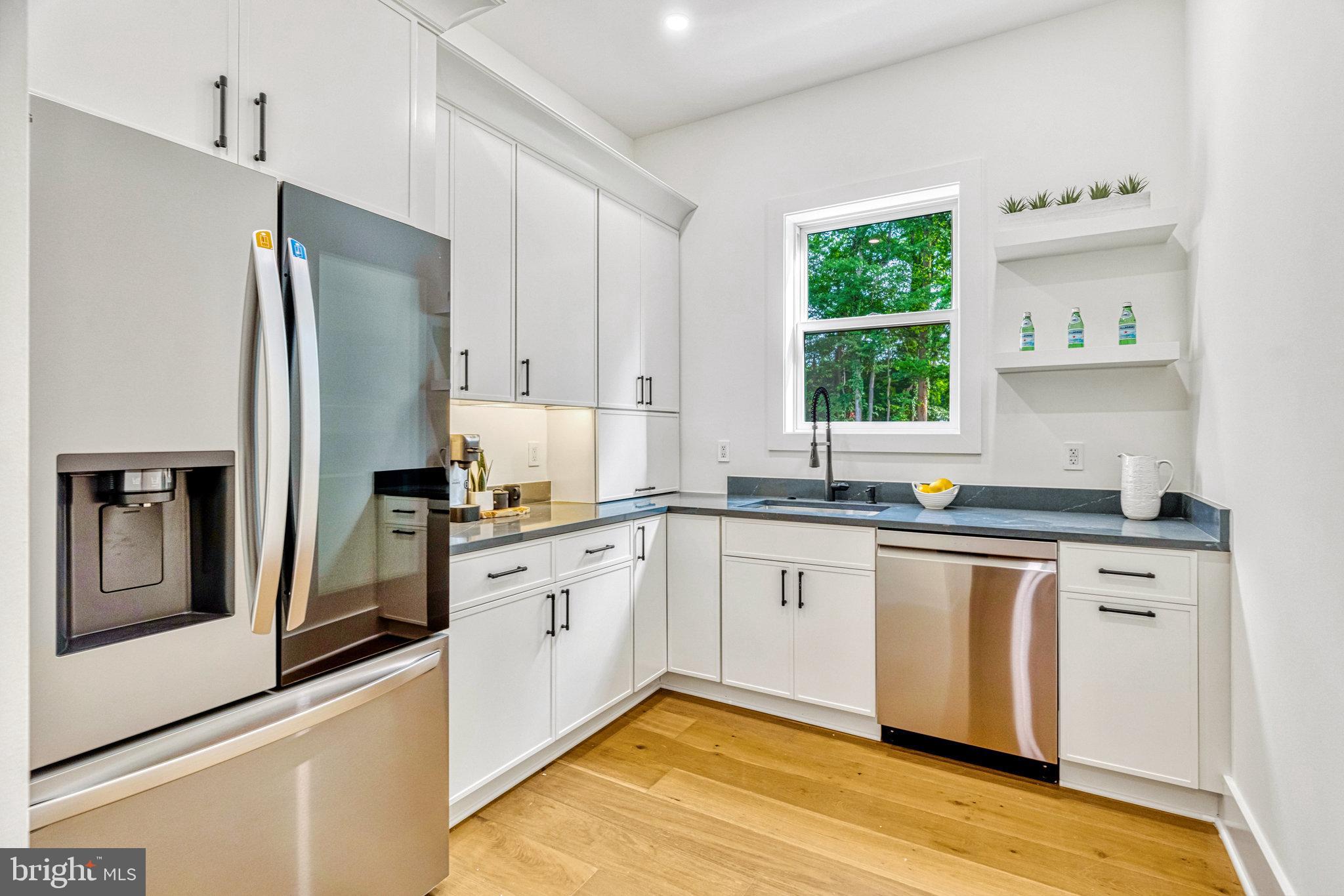 WESTBRIAR COUNTRY CLUB MANOR - Residential