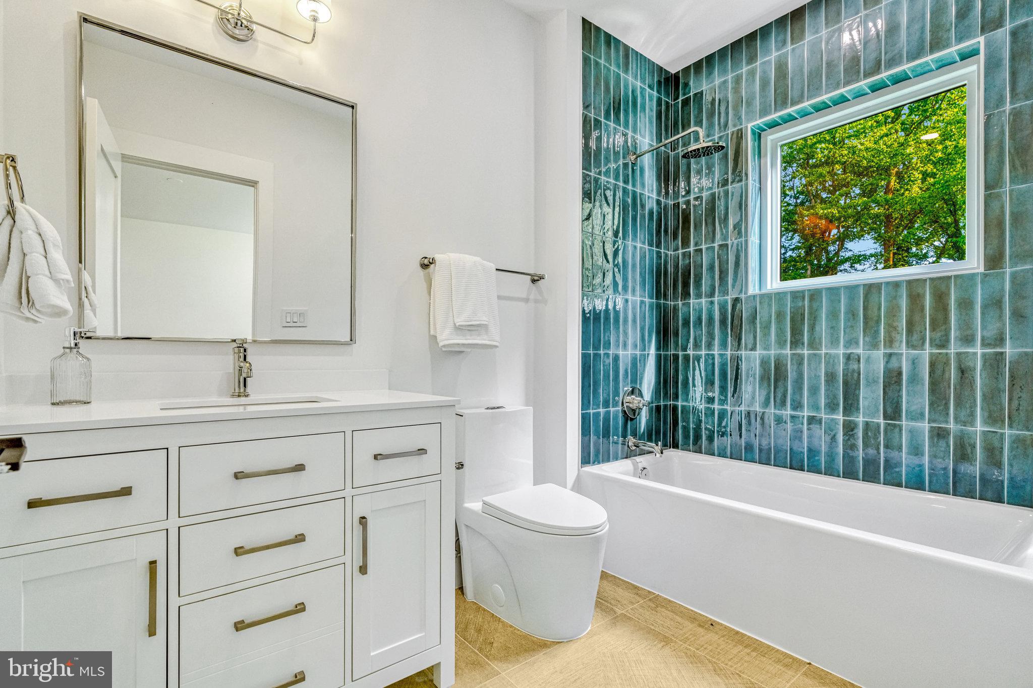 WESTBRIAR COUNTRY CLUB MANOR - Residential