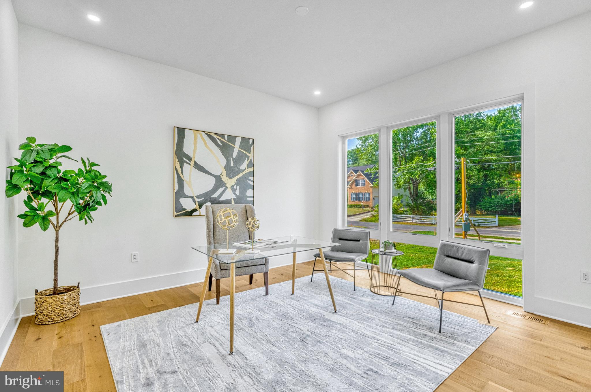 WESTBRIAR COUNTRY CLUB MANOR - Residential