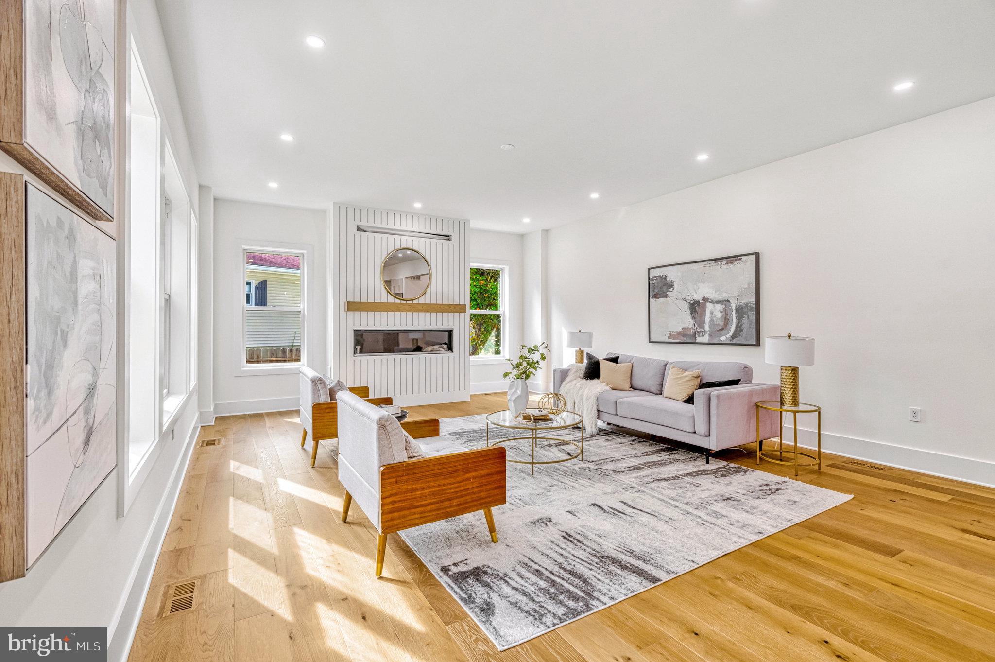 WESTBRIAR COUNTRY CLUB MANOR - Residential