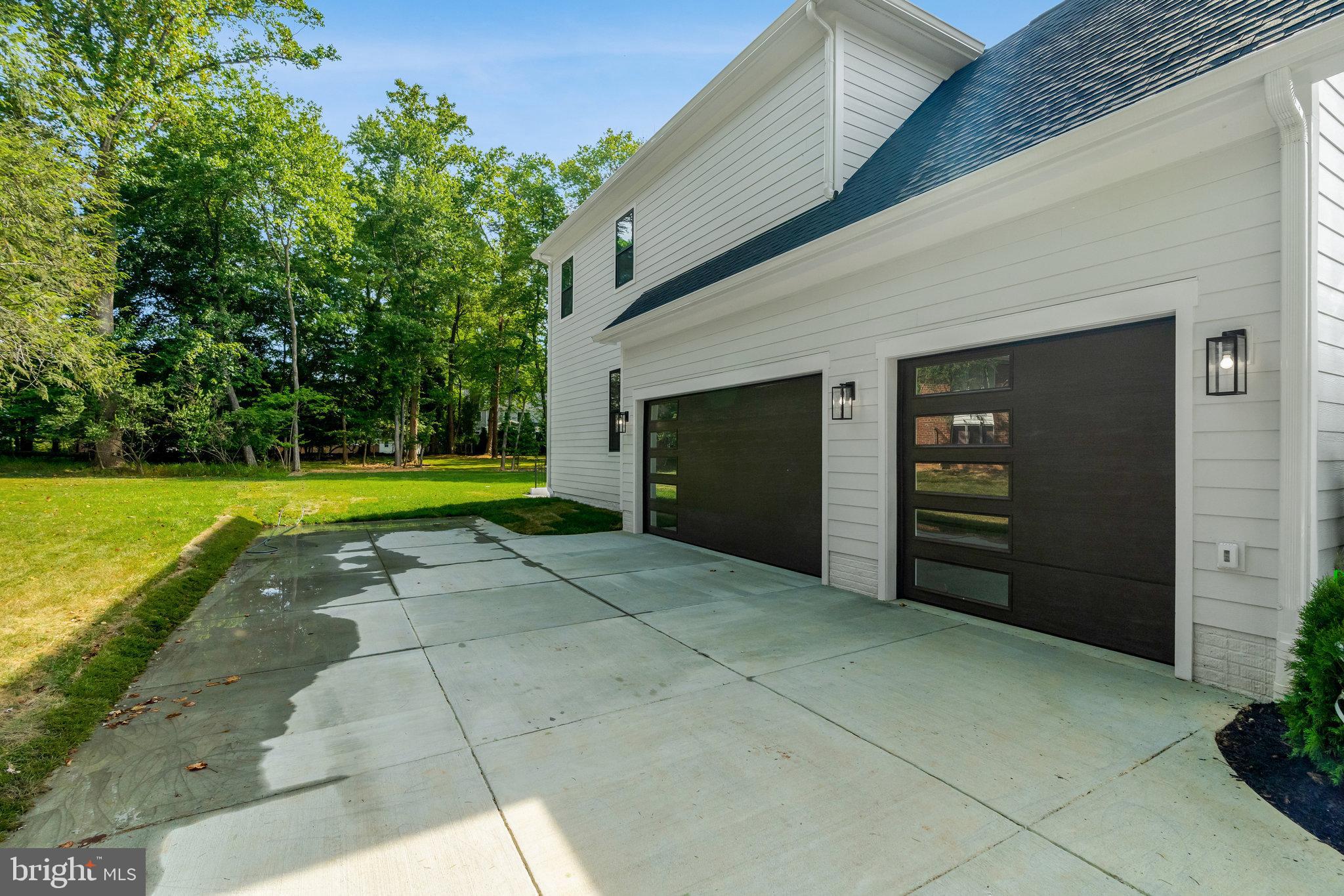 WESTBRIAR COUNTRY CLUB MANOR - Residential