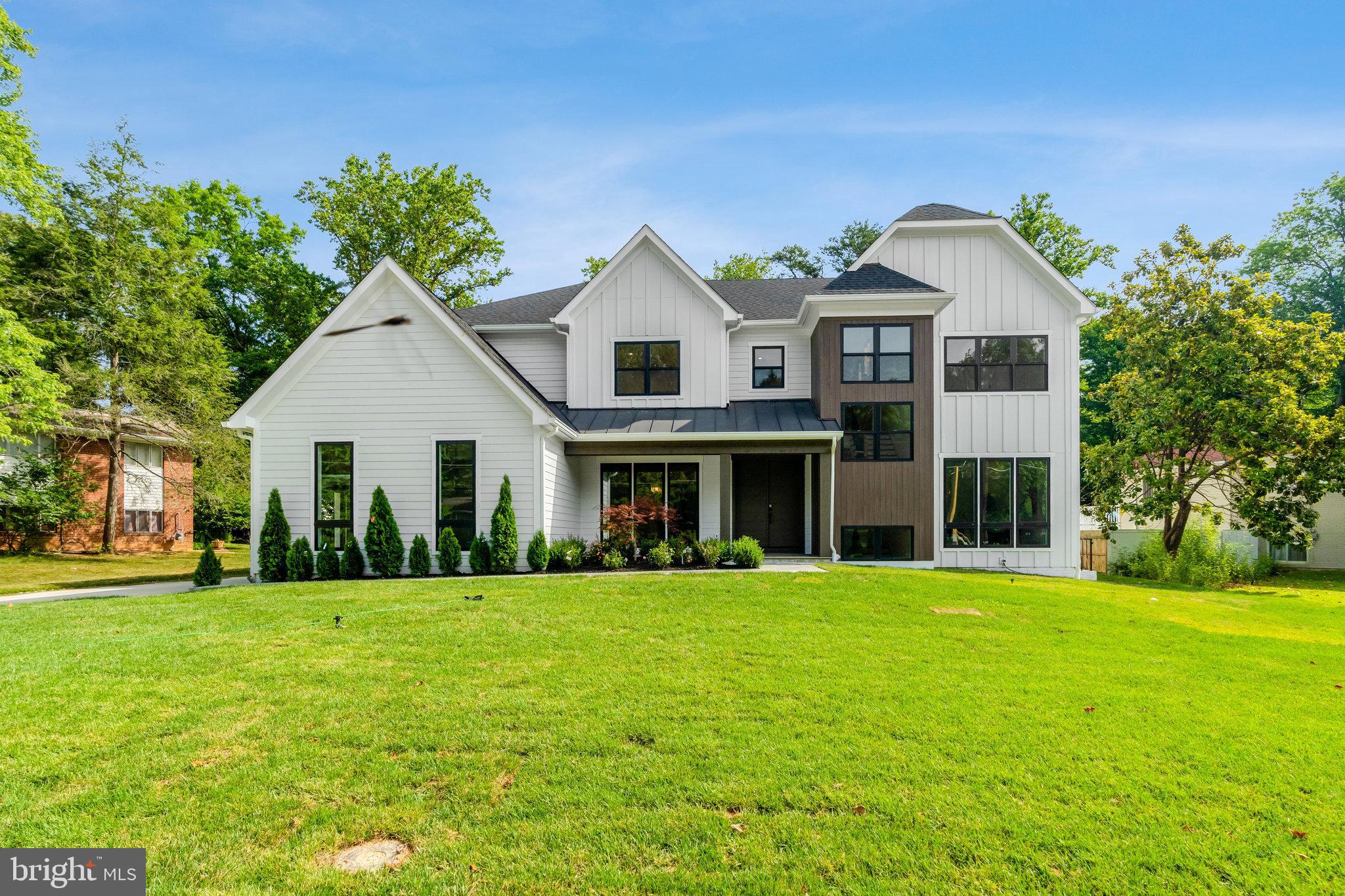 WESTBRIAR COUNTRY CLUB MANOR - Residential