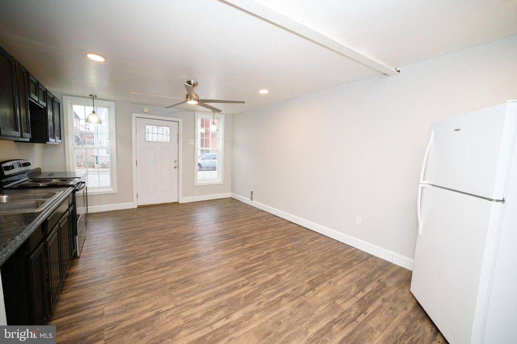 Photo of 566 W Philadelphia Street, YORK, PA 17401 (MLS # PAYK2096600)