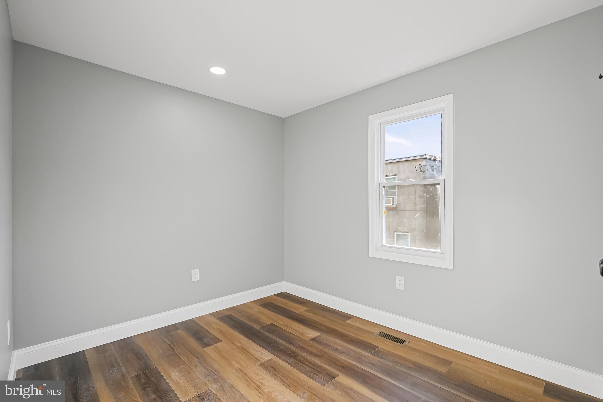 BROADWAY EAST - Residential