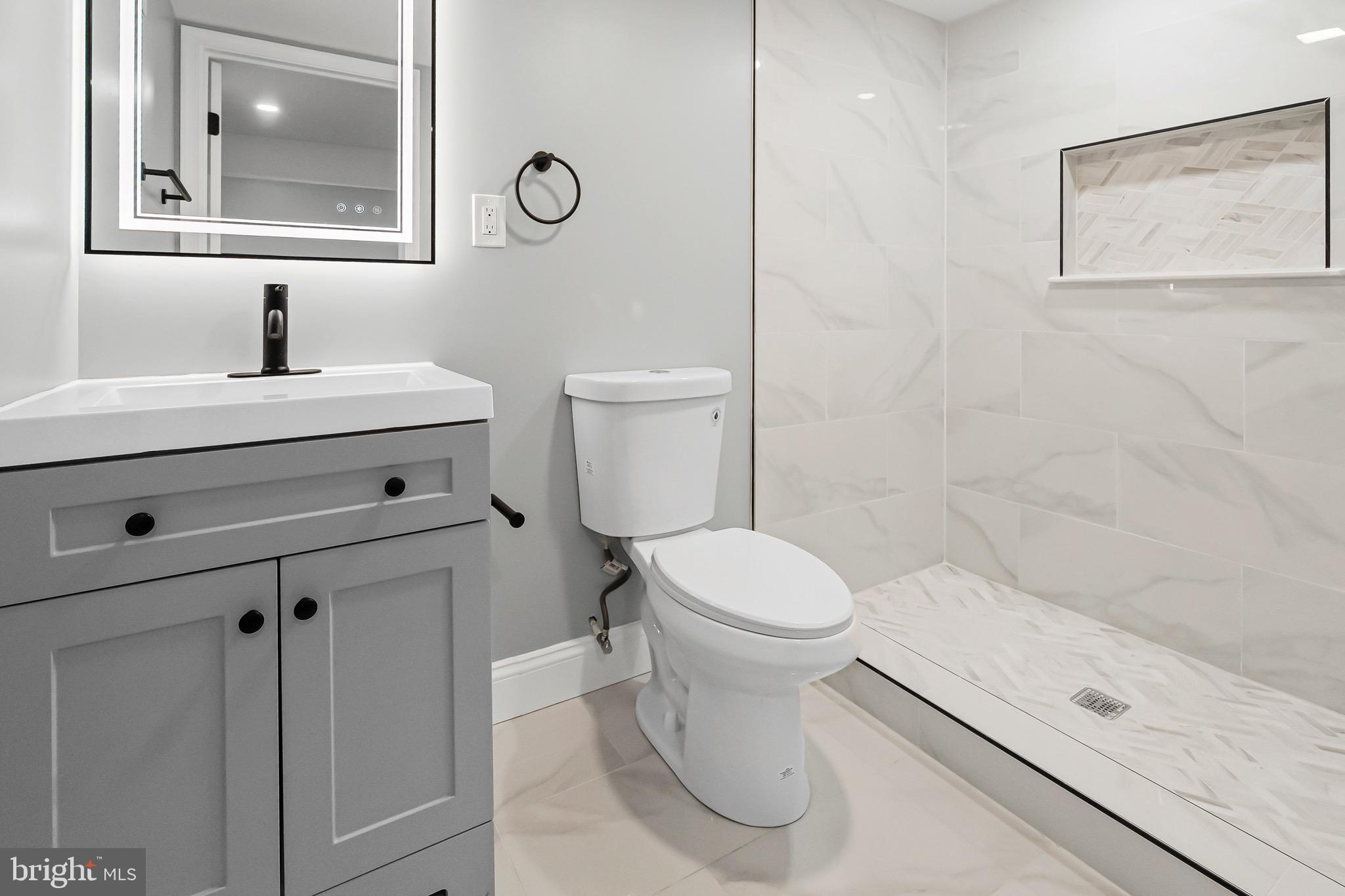 BROADWAY EAST - Residential