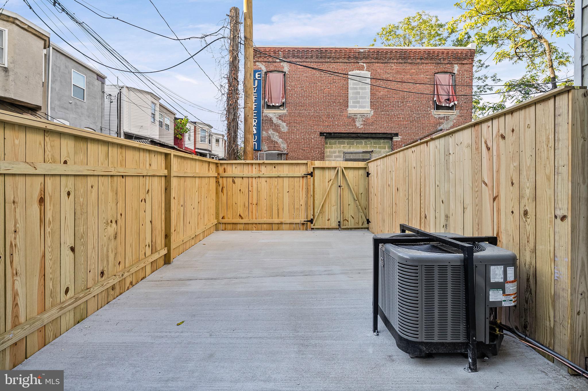 BROADWAY EAST - Residential