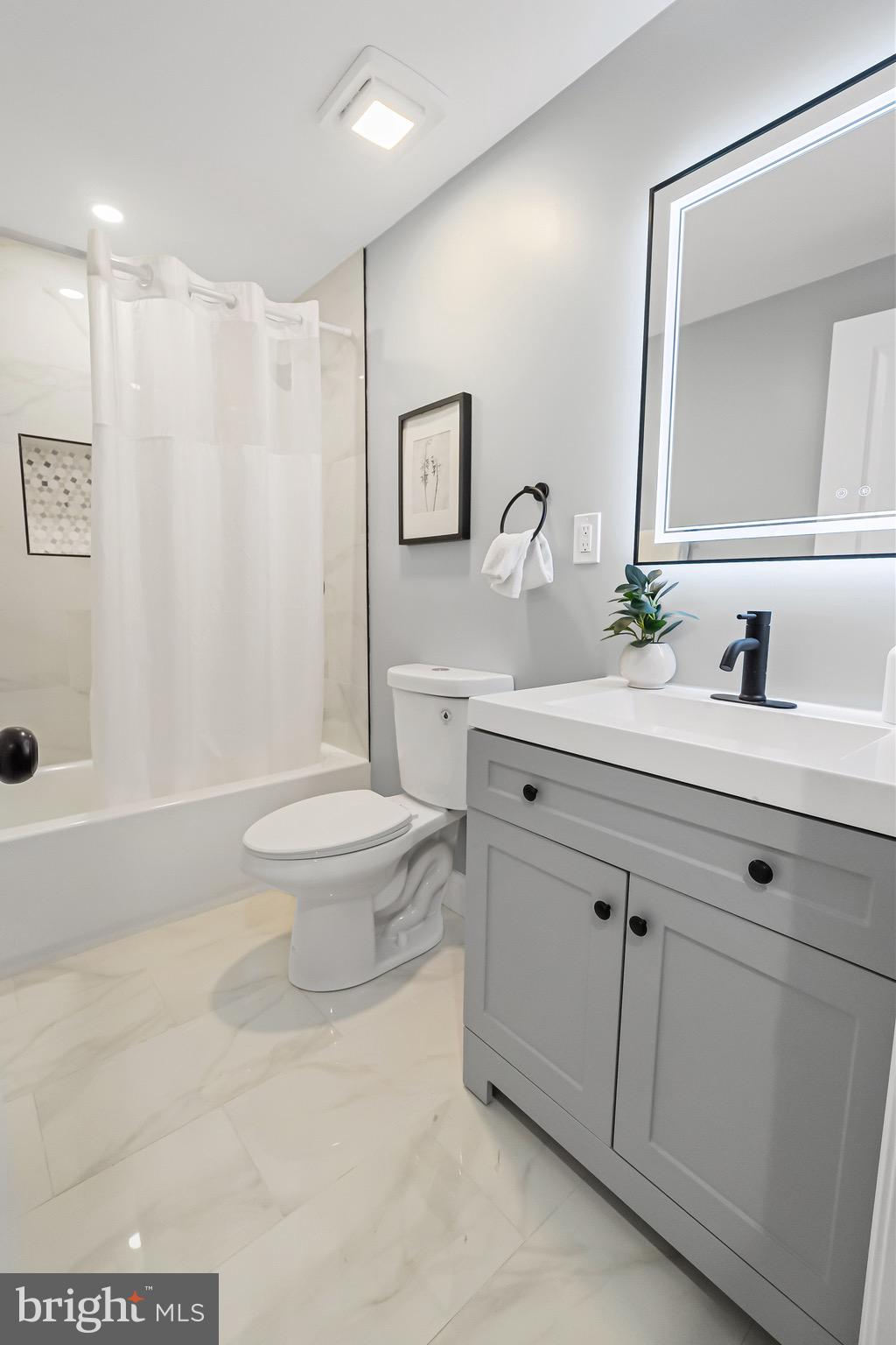 BROADWAY EAST - Residential