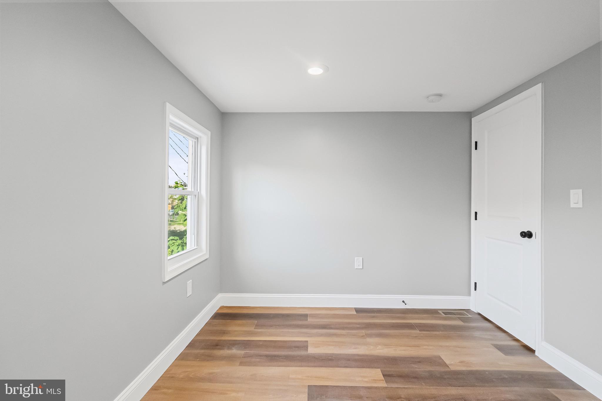 BROADWAY EAST - Residential