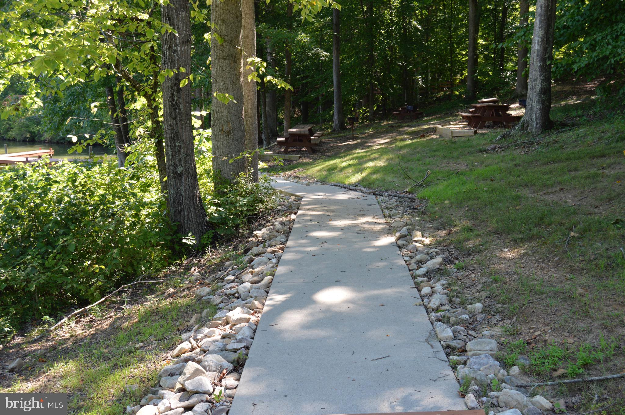 FRESHWATER ESTATES - Land