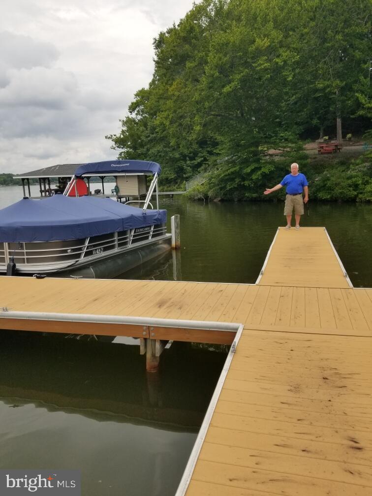 FRESHWATER ESTATES - Land