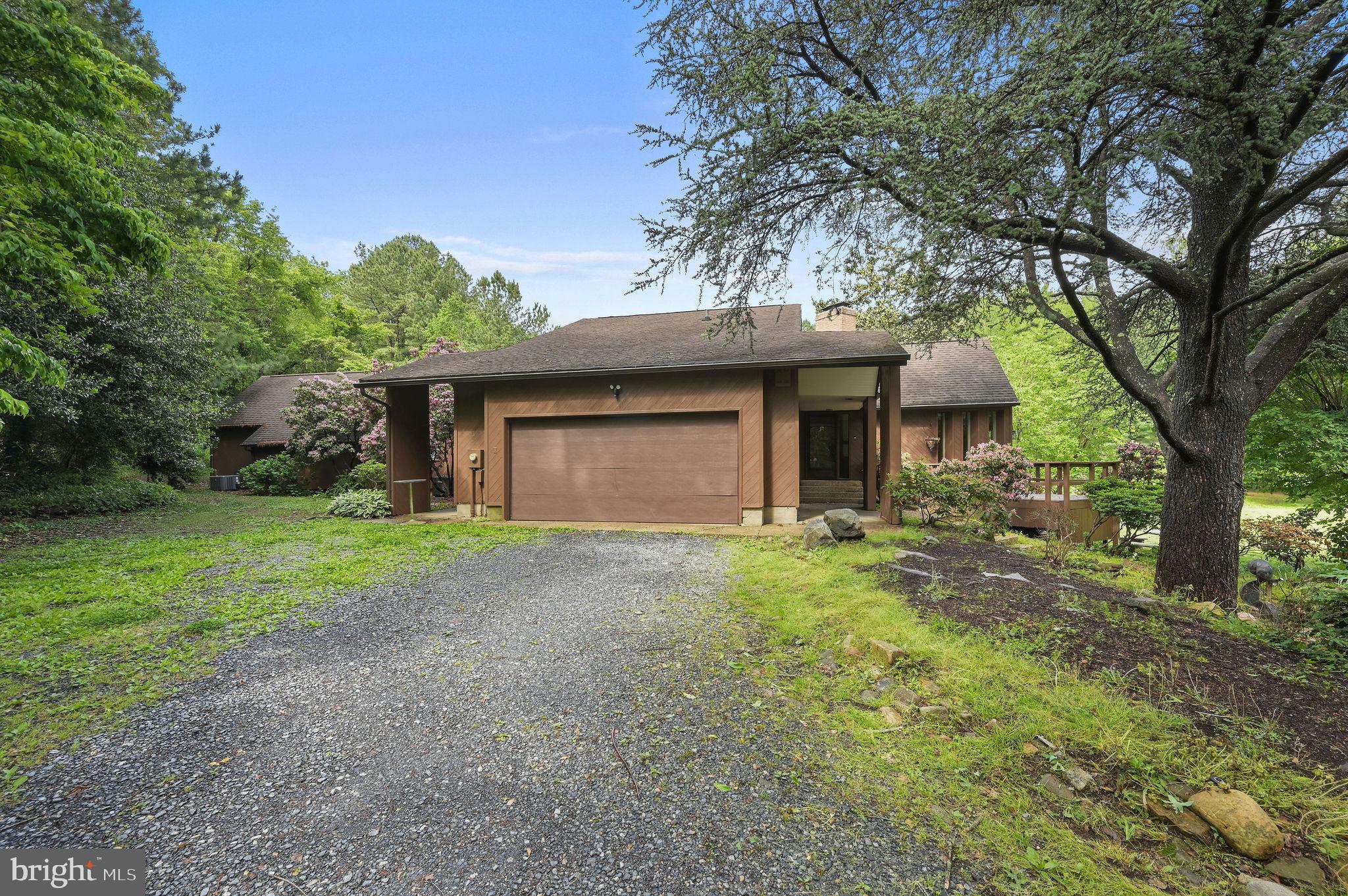 MEADOWGLEN - Residential Lease