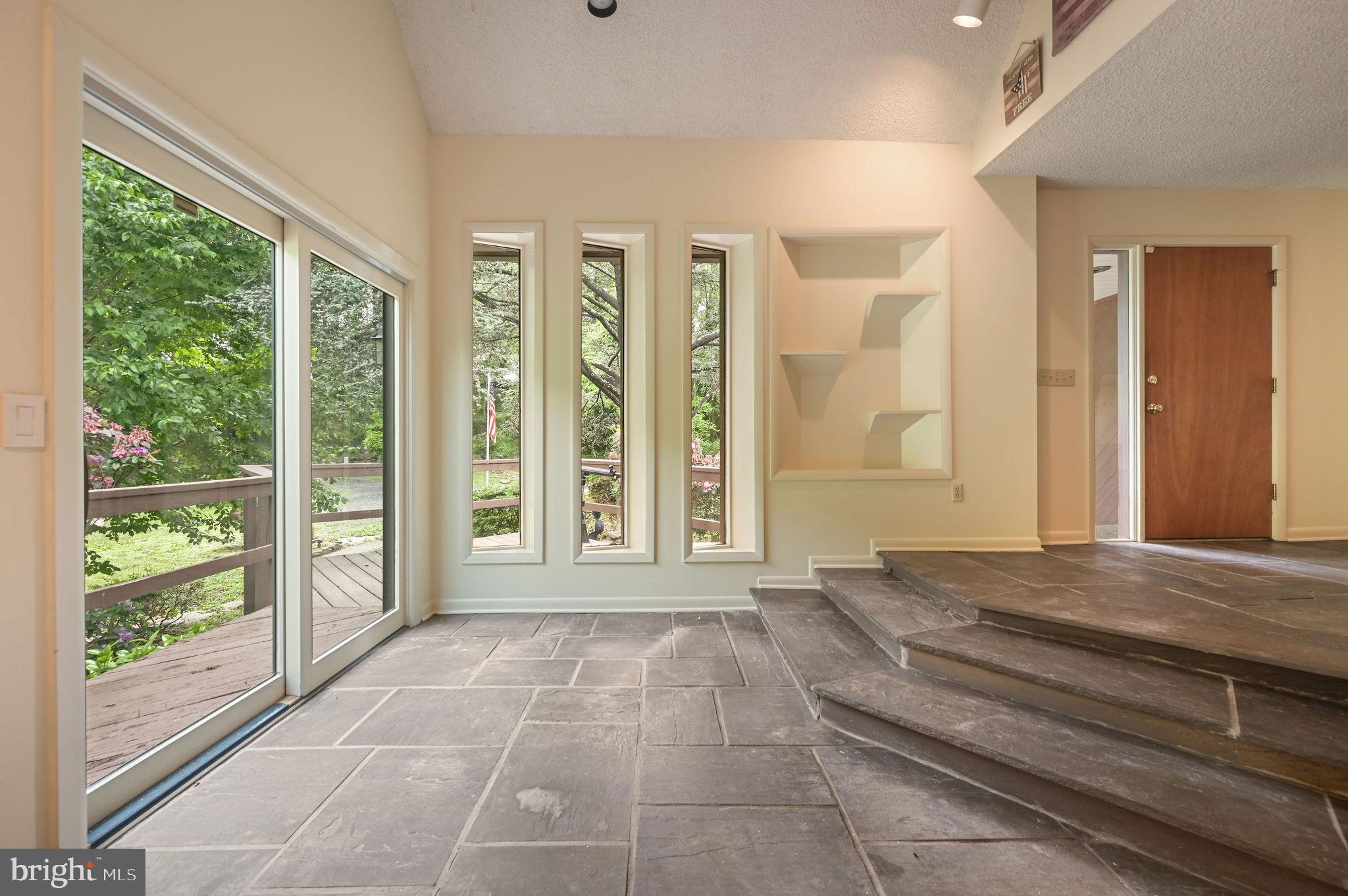 MEADOWGLEN - Residential Lease