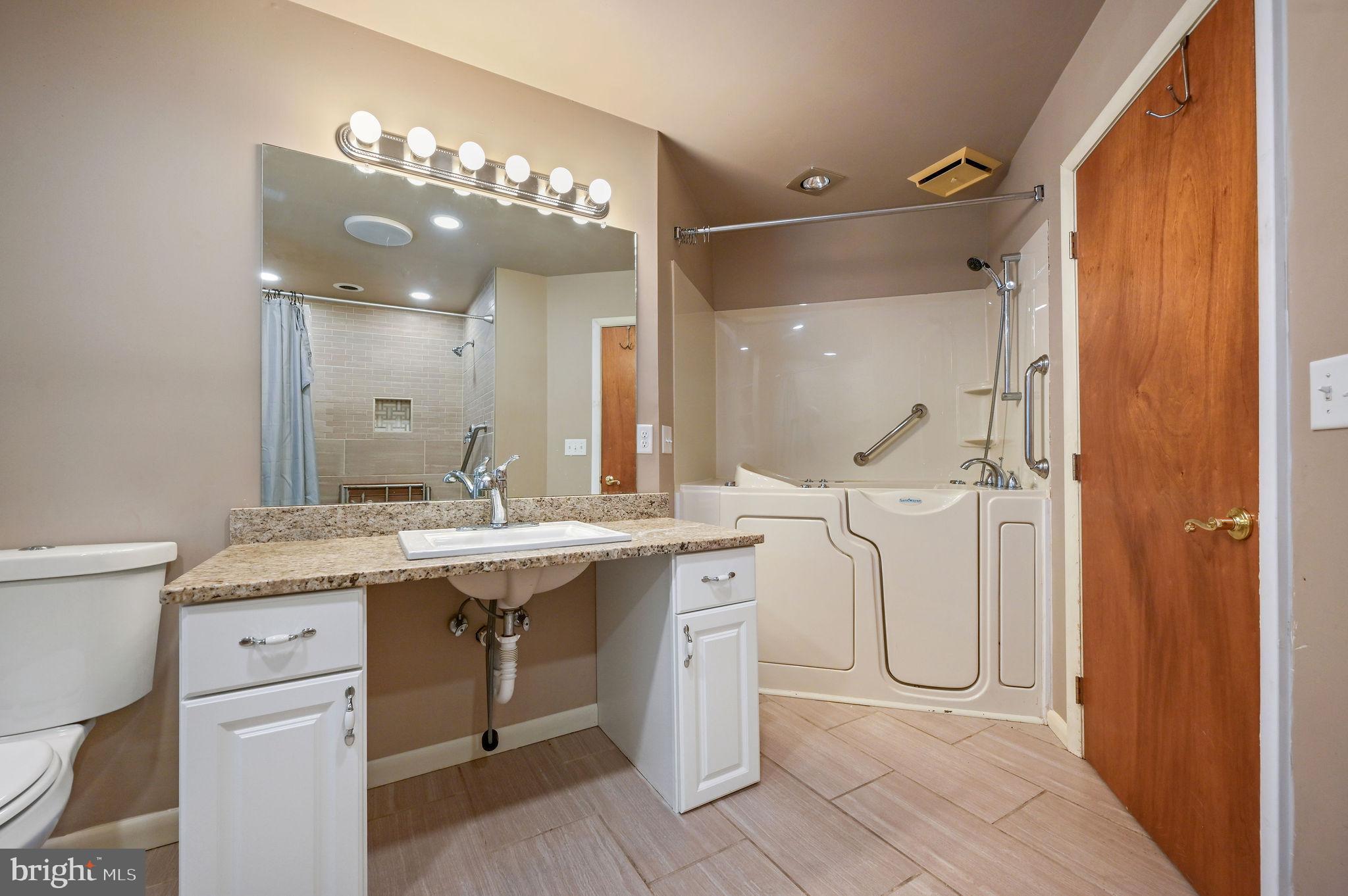 MEADOWGLEN - Residential Lease