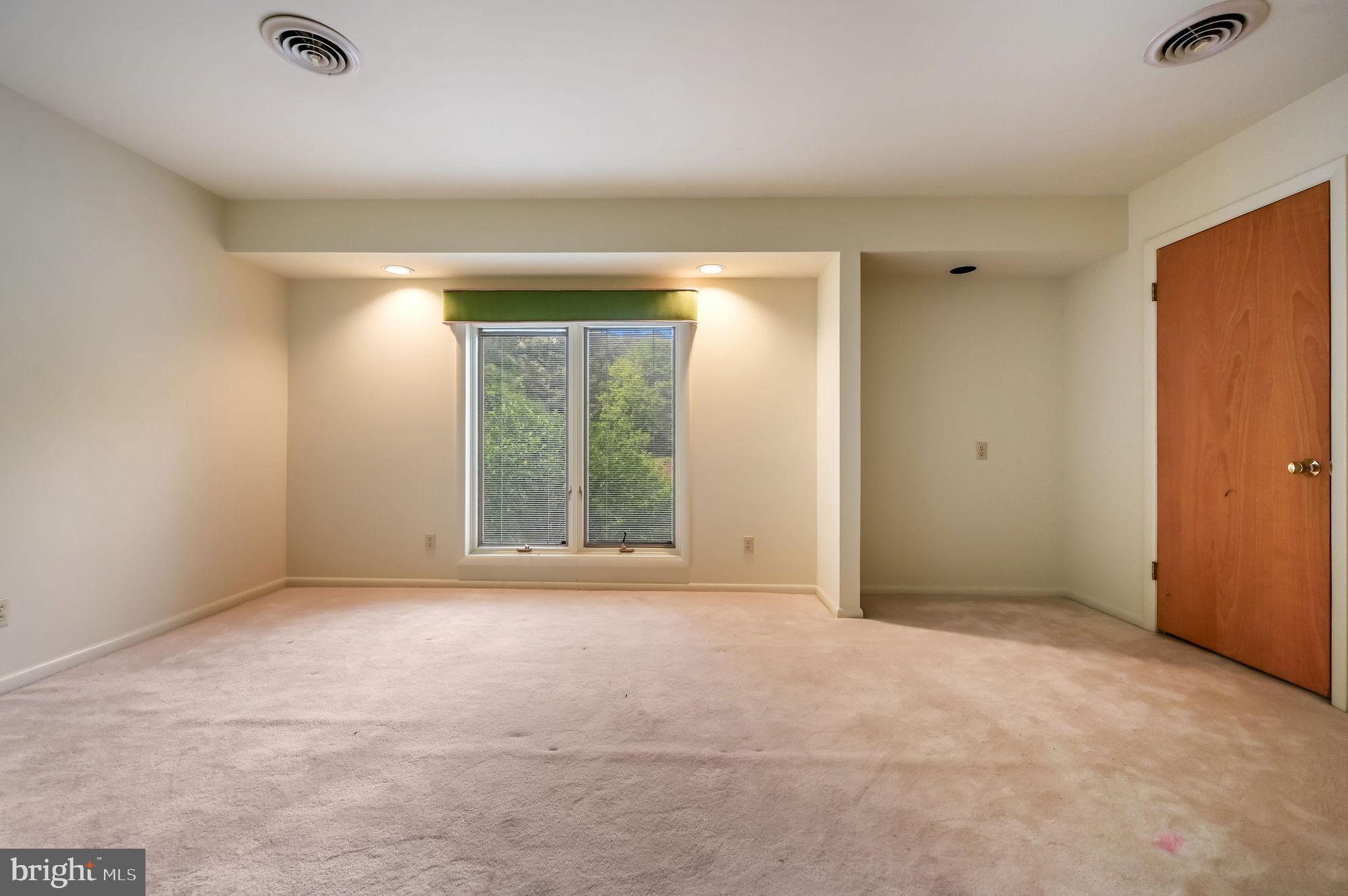 MEADOWGLEN - Residential Lease