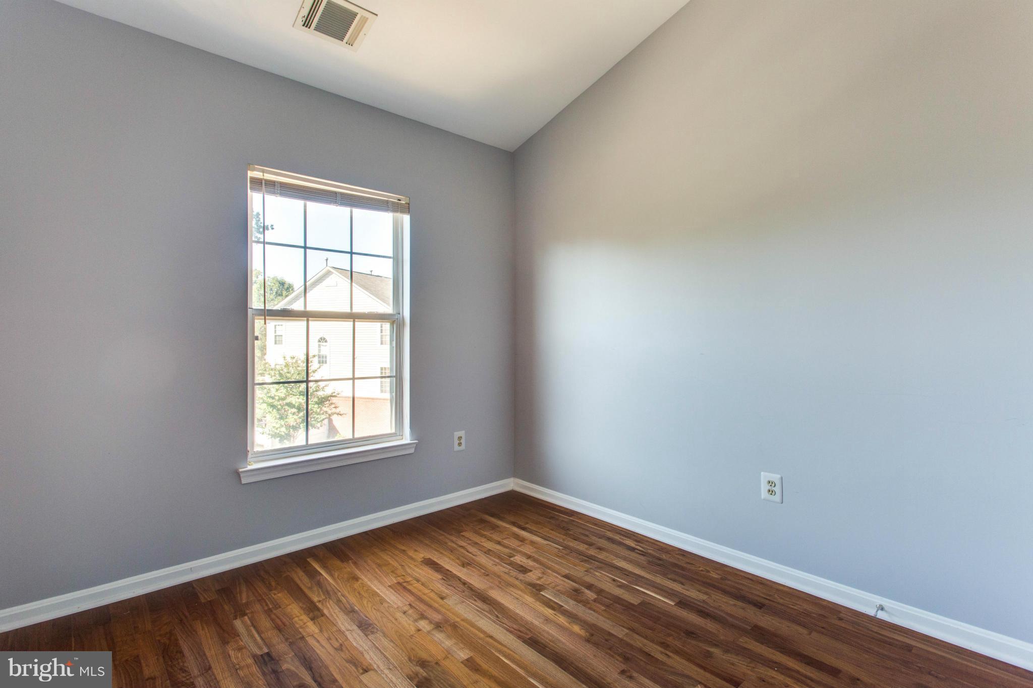 RESTON - Residential Lease