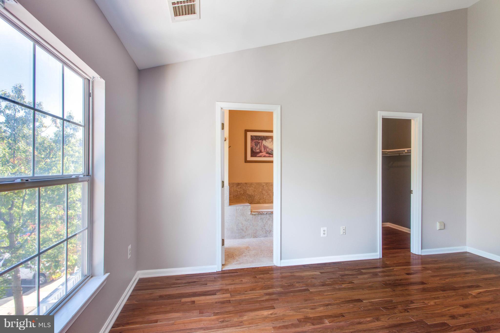 RESTON - Residential Lease