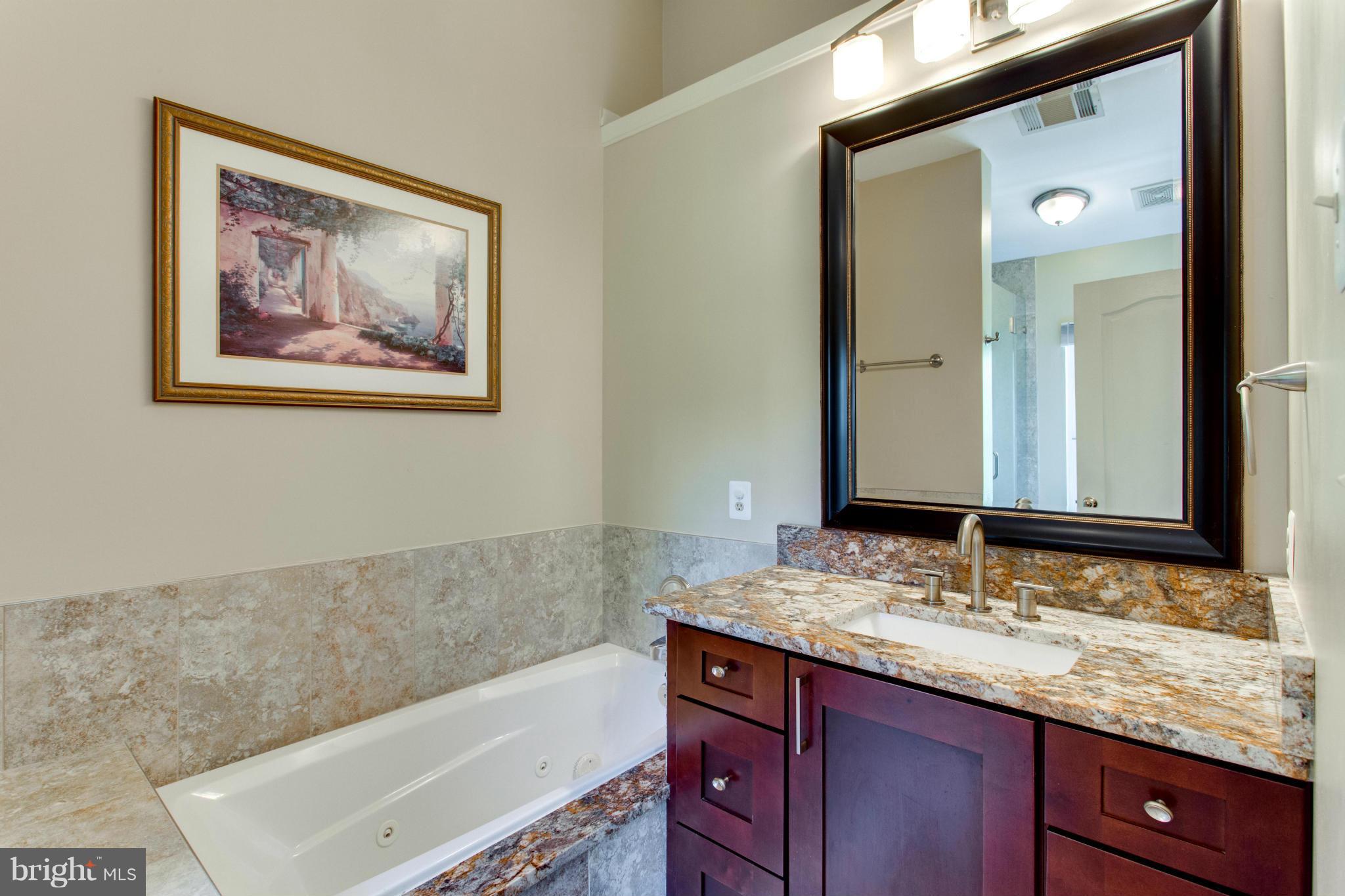 RESTON - Residential Lease